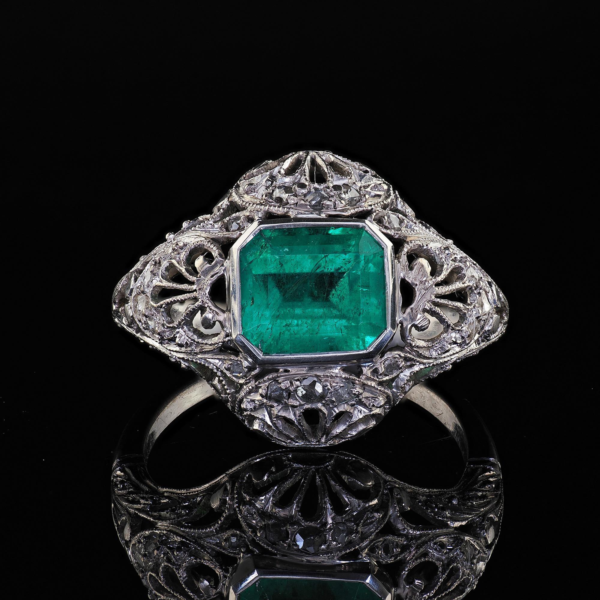 Antique Edwardian Platinum Colombian Emerald Diamond Filigree Engagement Ring For Sale 2