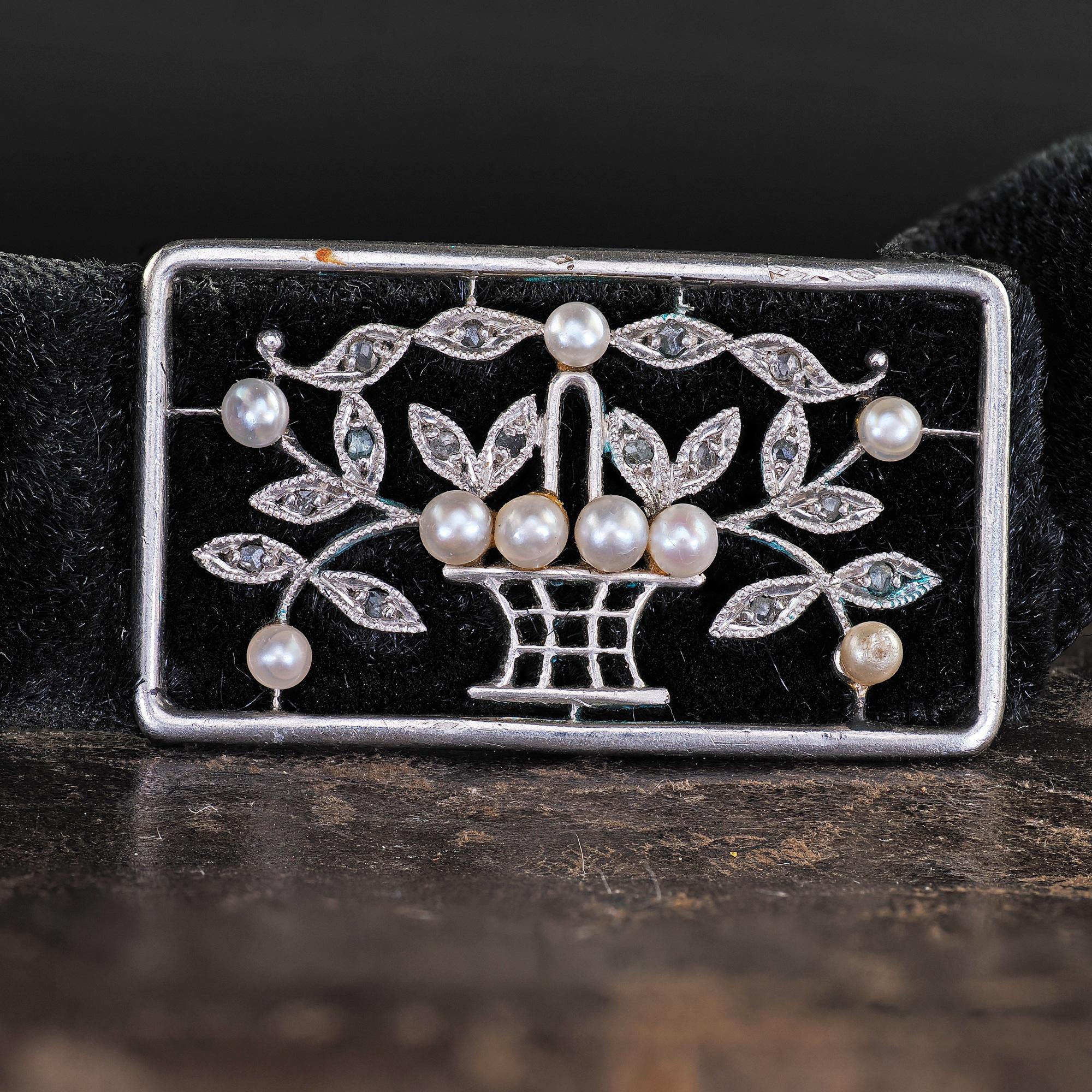 Antike Edwardian Platin Diamant und Perle Floral Choker Samt Halskette im Angebot 1