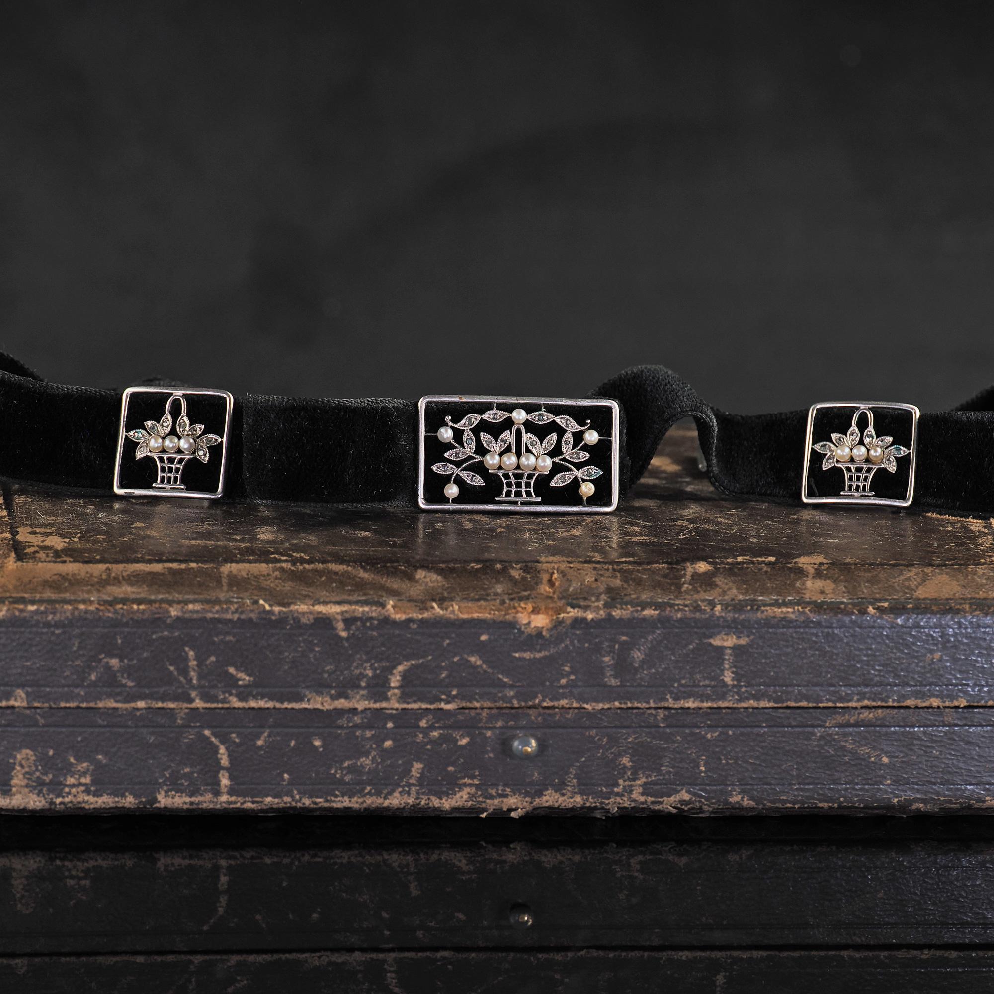 Antike Edwardian Platin Diamant und Perle Floral Choker Samt Halskette im Angebot 2