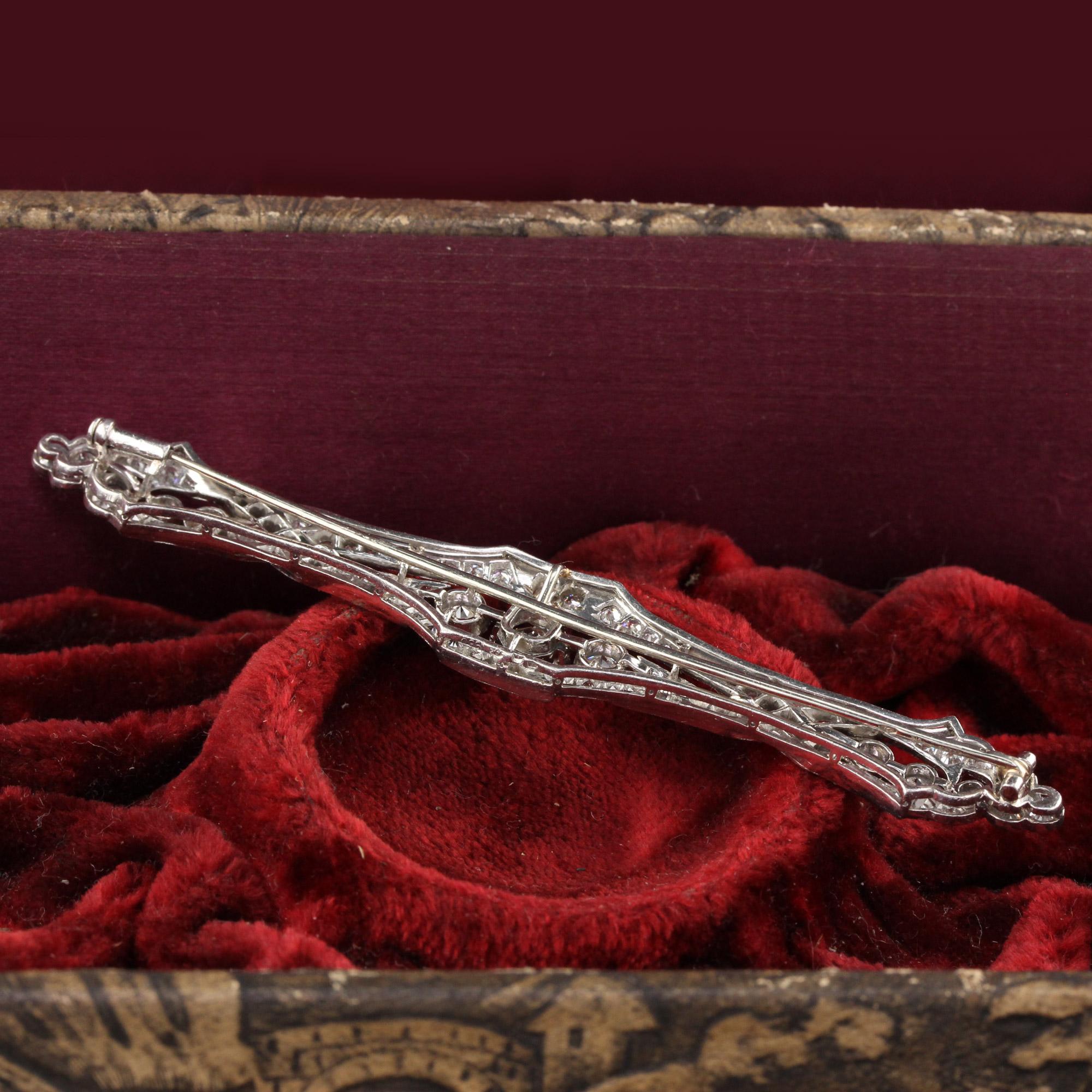 Antique Edwardian Platinum and Diamond Bar Brooch In Good Condition For Sale In Great Neck, NY