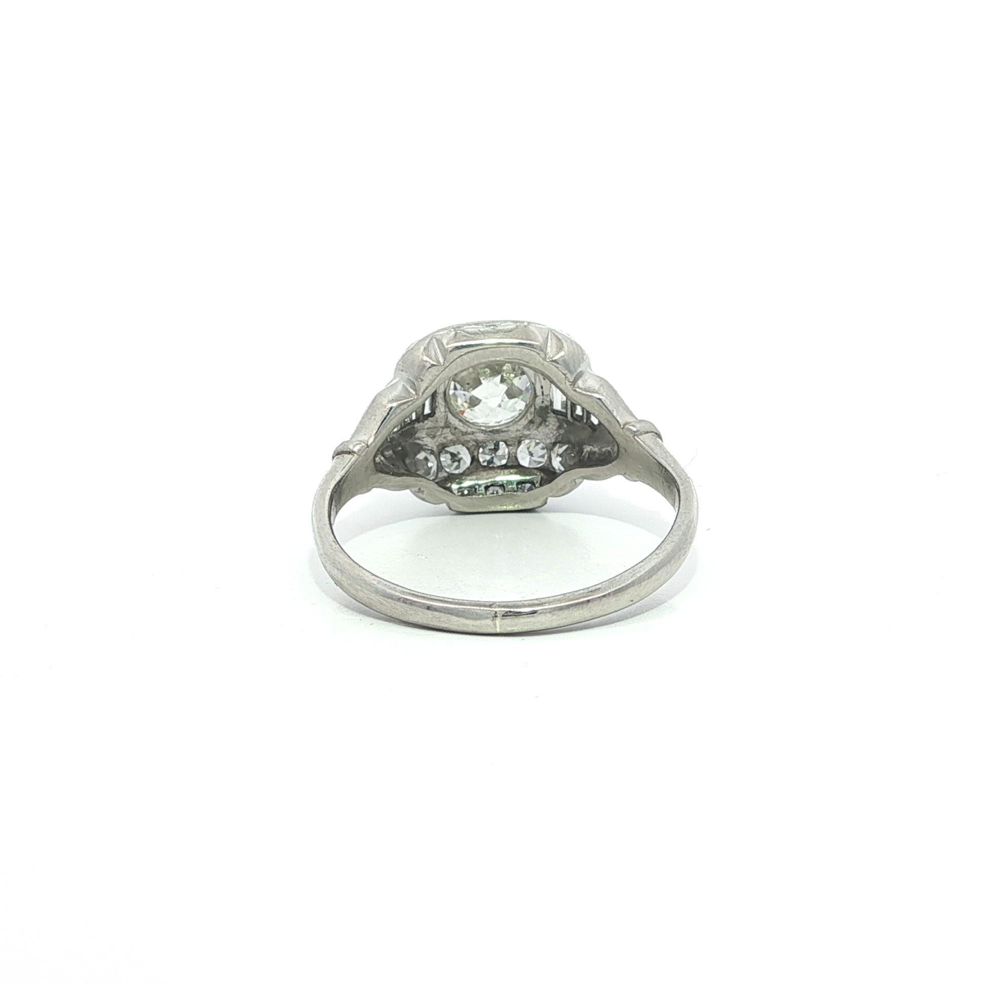 Bague de fiançailles ancienne de style édouardien en platine GIA 1.56ctw Old Mine Cut Diamond en vente 5