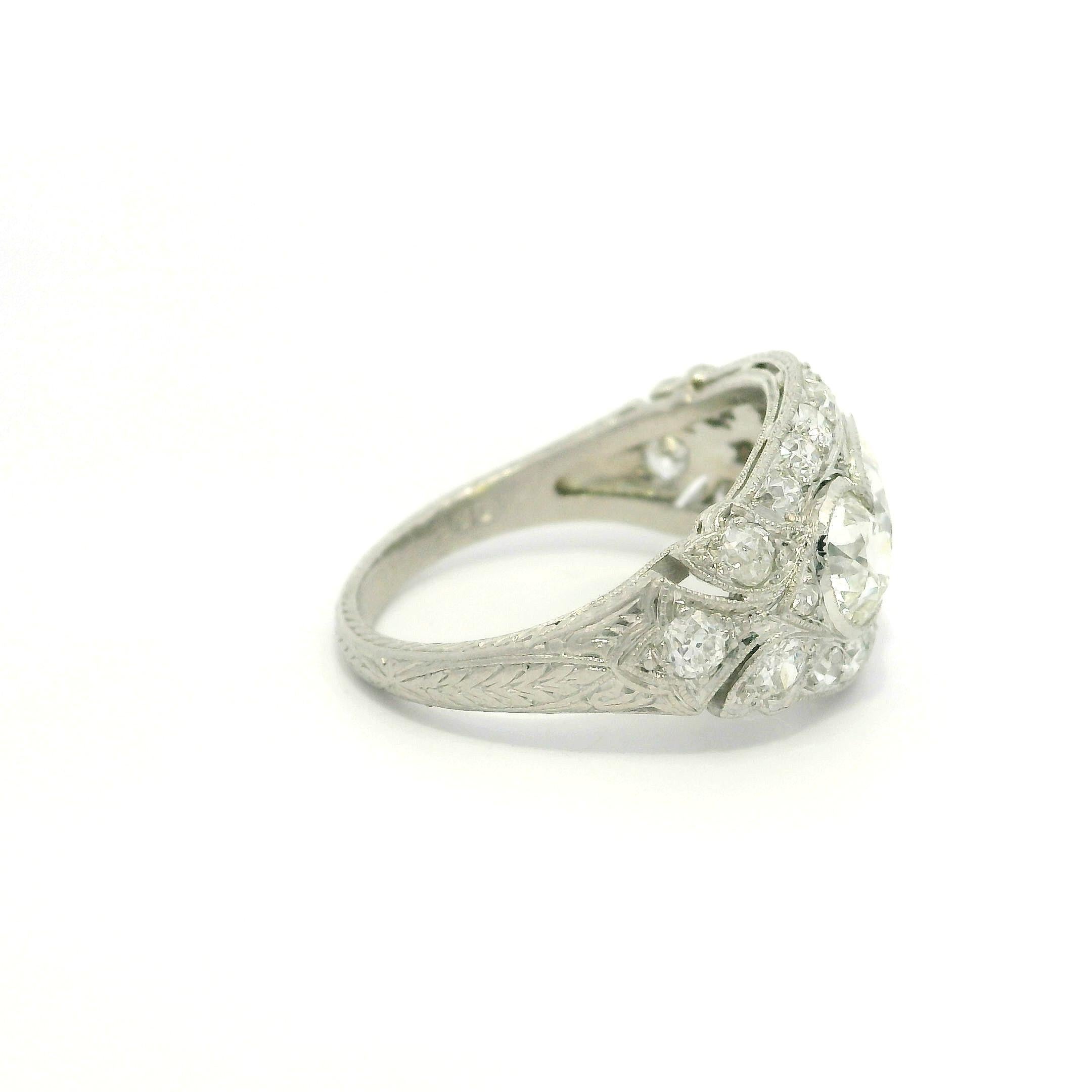 Antico anello edoardiano in platino GIA 2,79ctw Old Bezel Diamond Engraved Wide Band Ring in vendita 7
