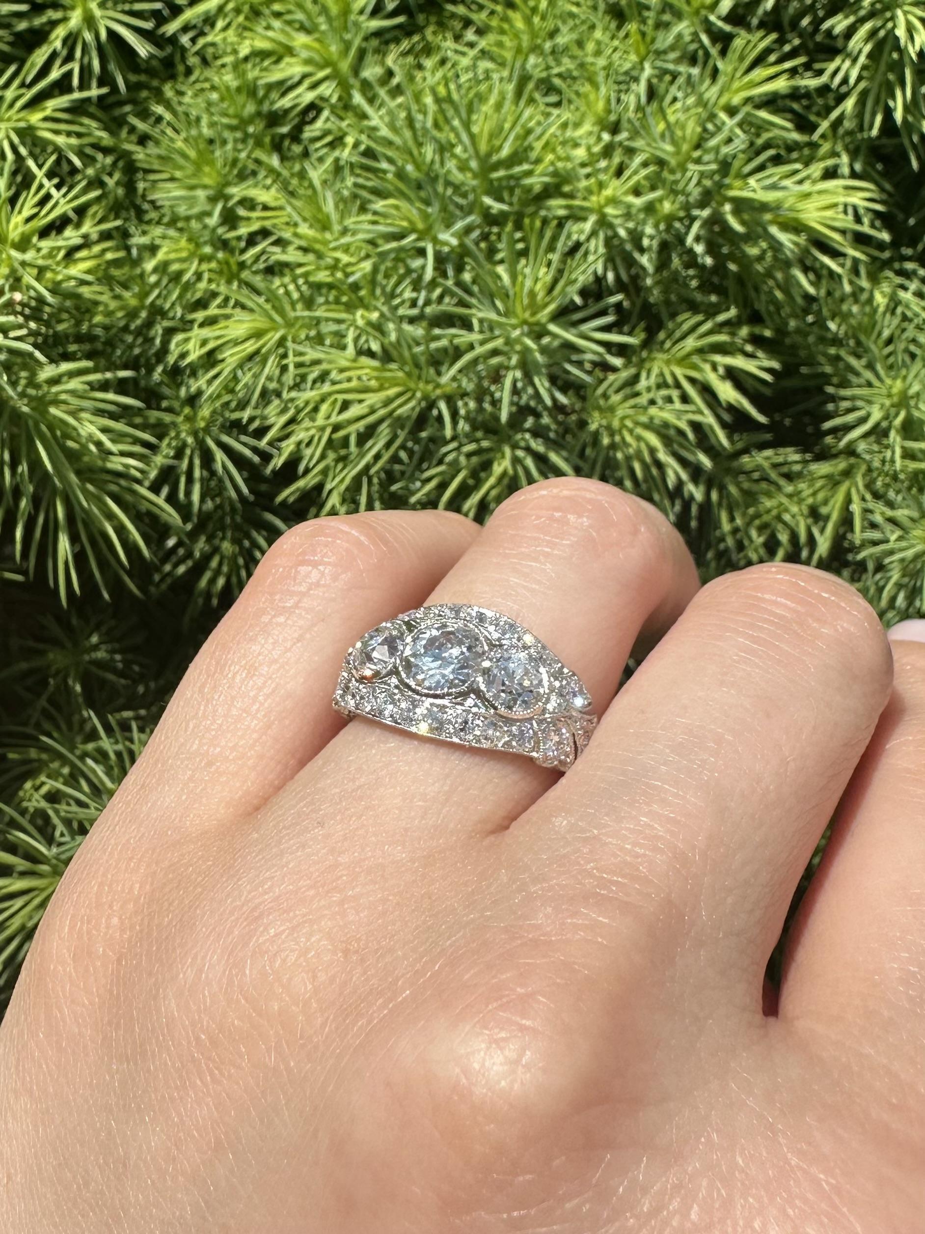 Antico anello edoardiano in platino GIA 2,79ctw Old Bezel Diamond Engraved Wide Band Ring in vendita 1
