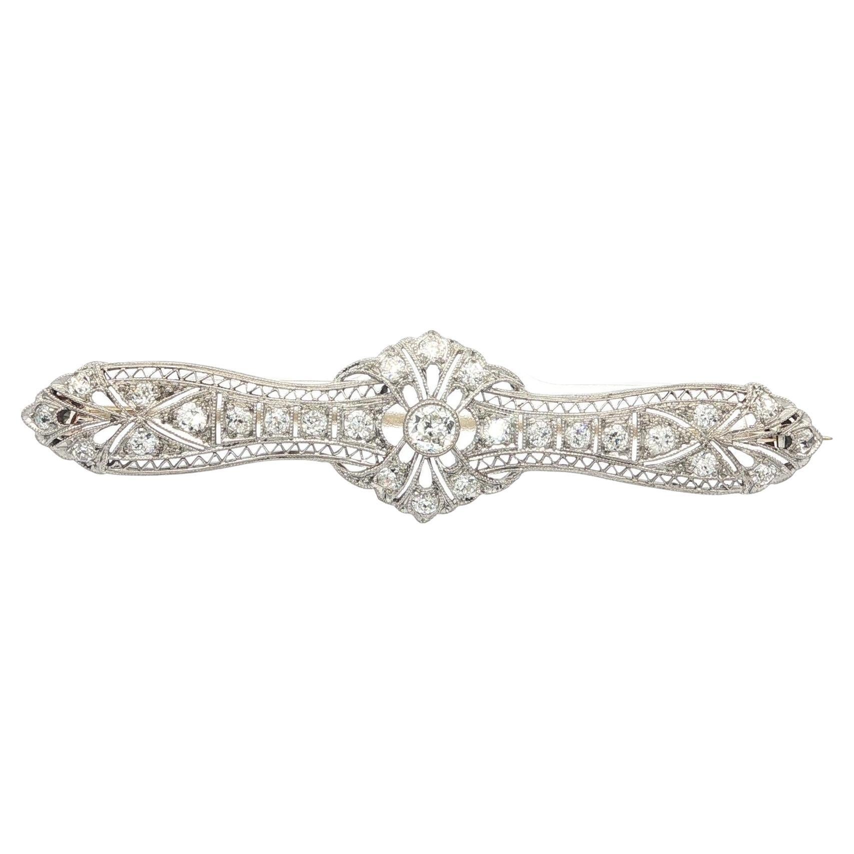 Antica spilla edoardiana in platino e oro con diamanti antichi da 0,85 ctw in filigrana a barre floreali