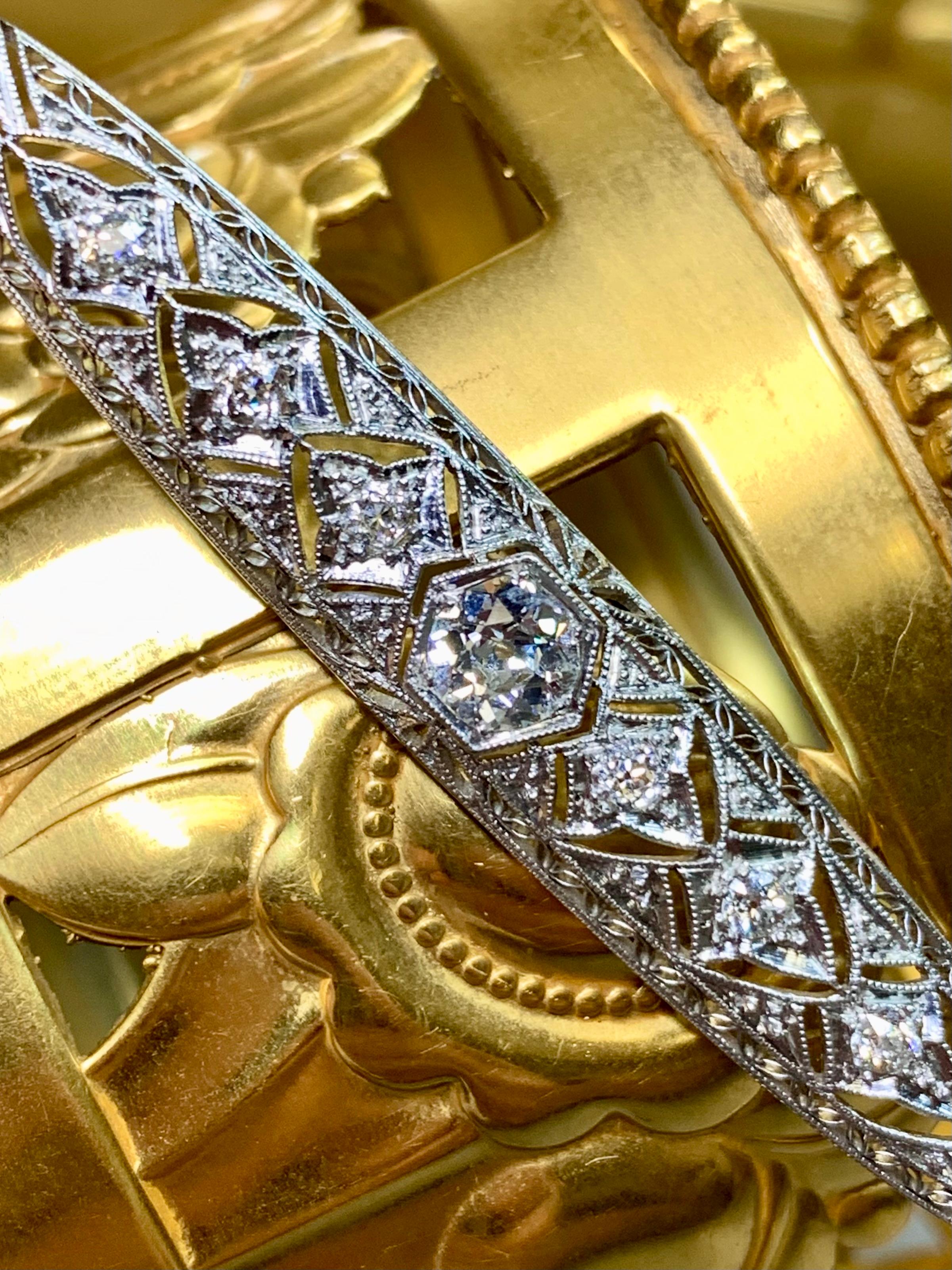 Antike Edwardian Platin Marquise Alte Mine Cut Diamant Brosche (Alteuropäischer Brillantschliff) im Angebot