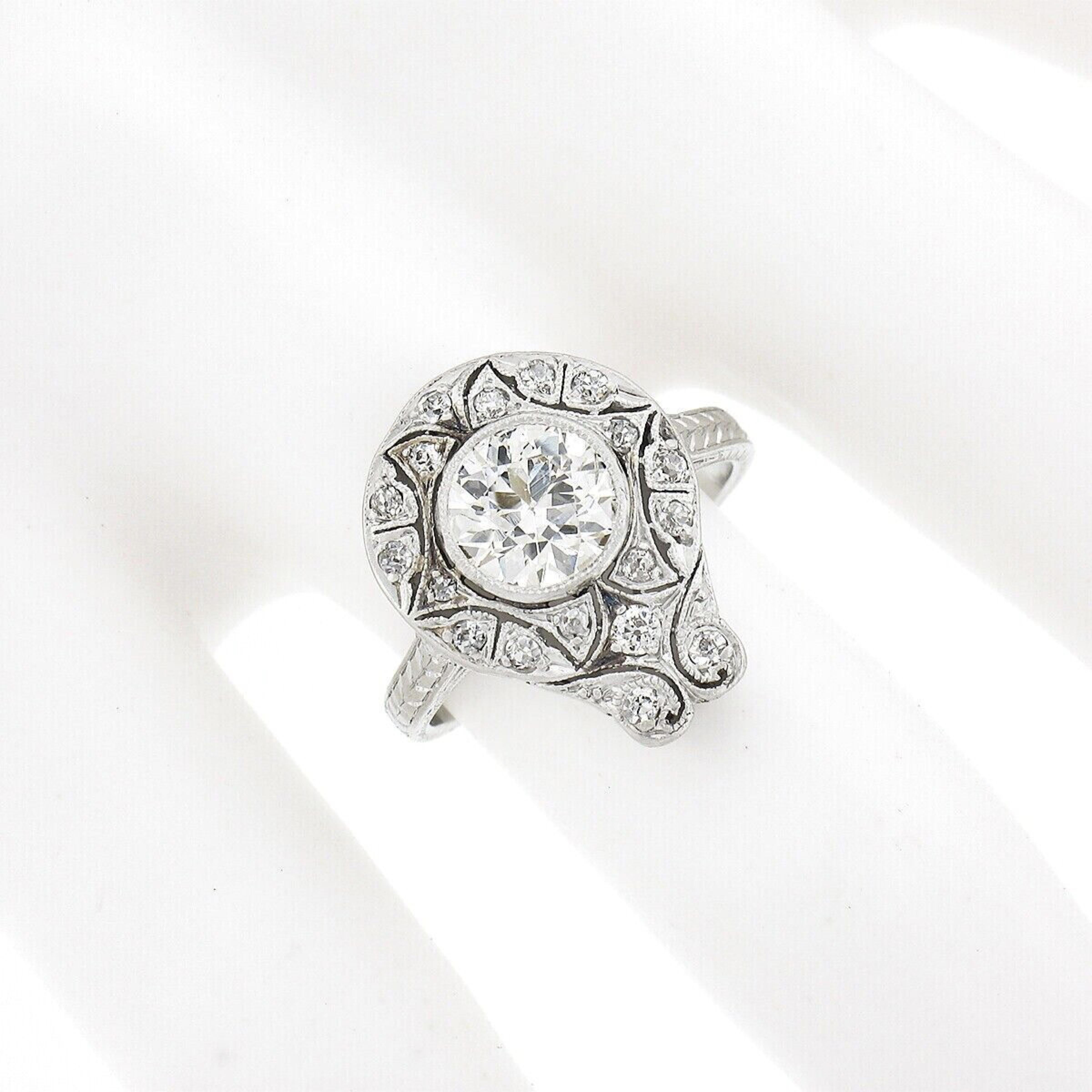 Édouardien Bague de fiançailles de style édouardien ancien en platine avec mosaïque de diamants taille ancienne et chaton en grains clairs en vente