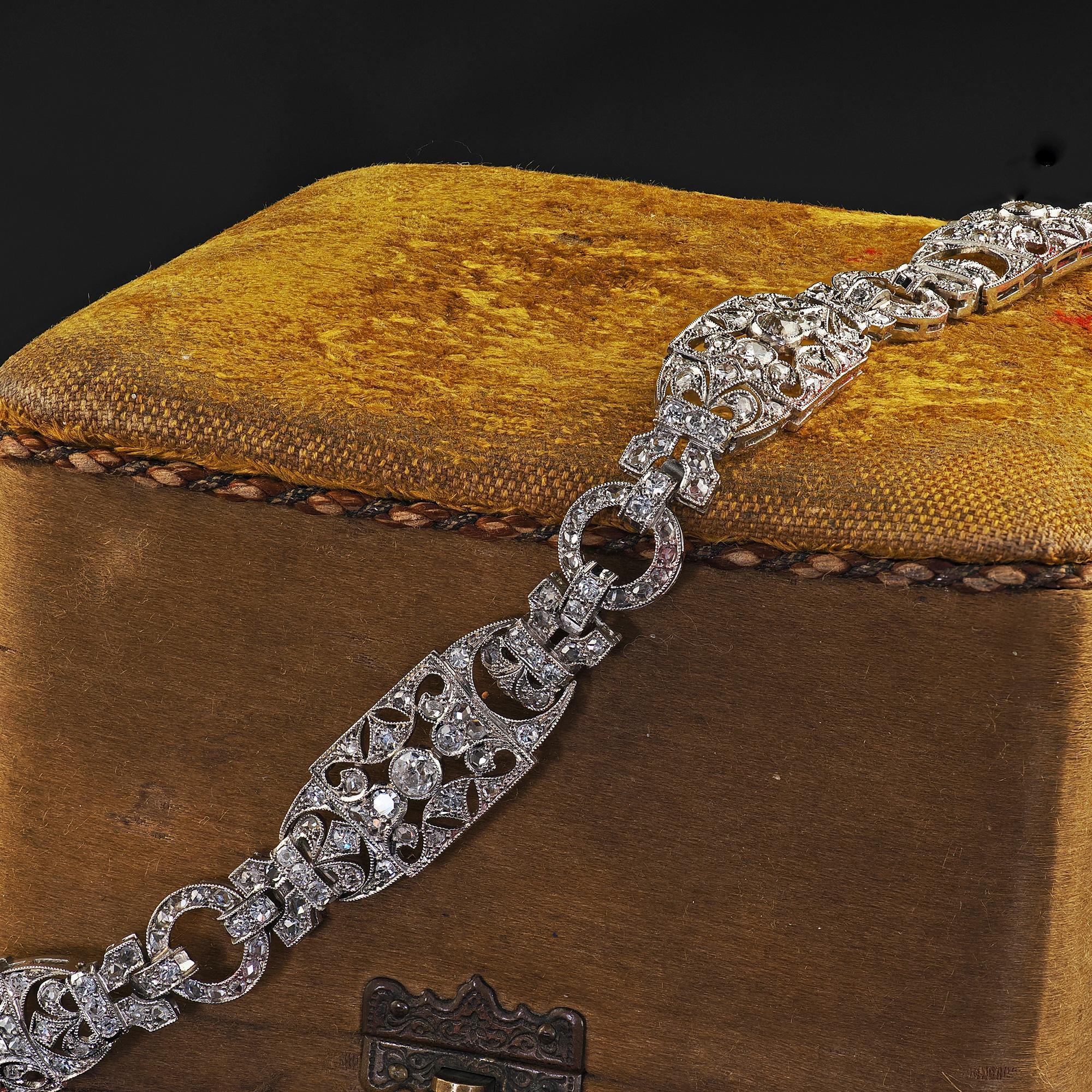 Bracelet édouardien ancien à maillons filigranes en platine avec diamants taille ancienne en vente 1