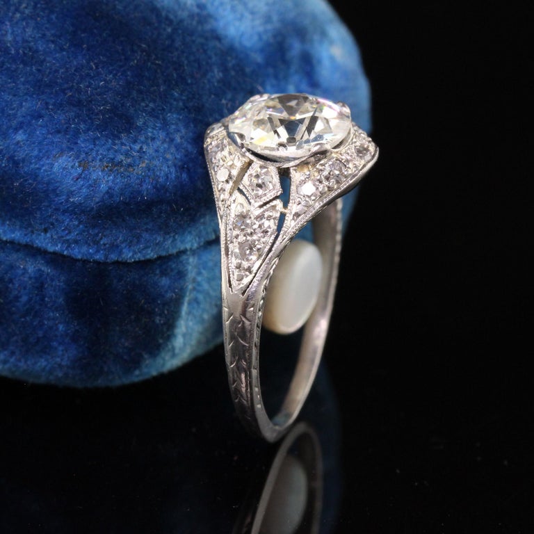 Antique Edwardian Platinum Old European Cut Diamond Engagement Ring In Good Condition For Sale In Great Neck, NY