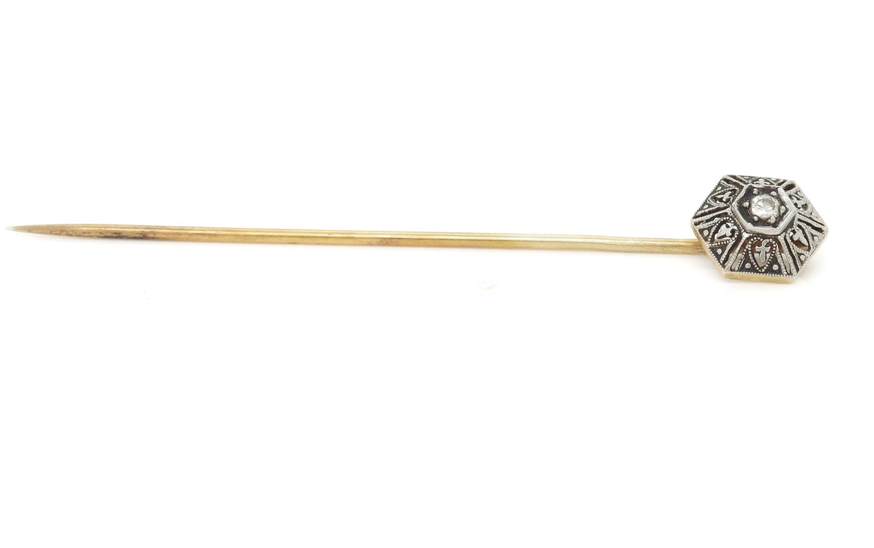 Antique Edwardian Platinum Topped 14K Gold & Diamond Stickpin In Good Condition For Sale In Philadelphia, PA