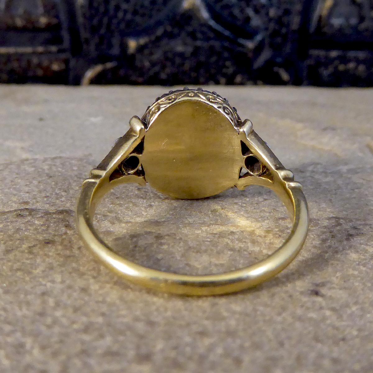 Antiker Edwardianischer Porträtring mit Diamant im Rosenschliff 18 Karat Gelbgold umrahmt im Zustand „Gut“ in Yorkshire, West Yorkshire
