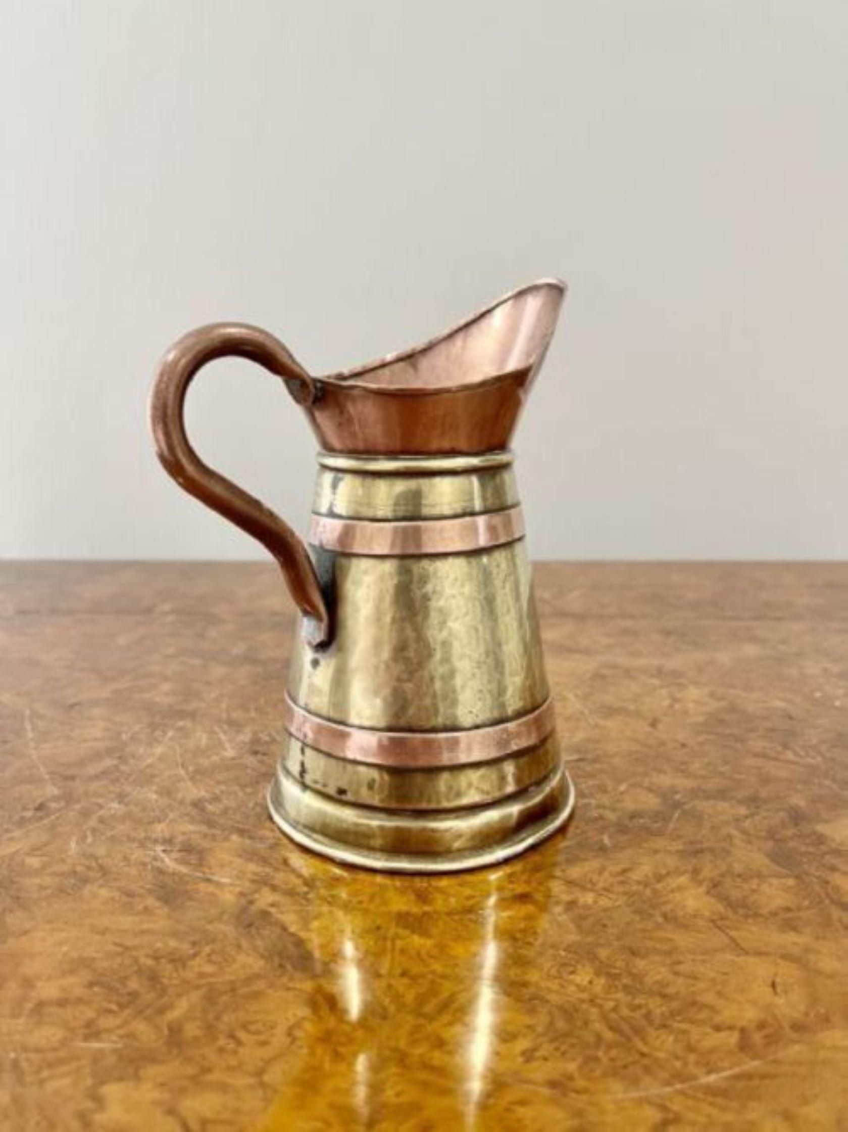 Antique Edwardian quality brass and copper jug In Good Condition For Sale In Ipswich, GB