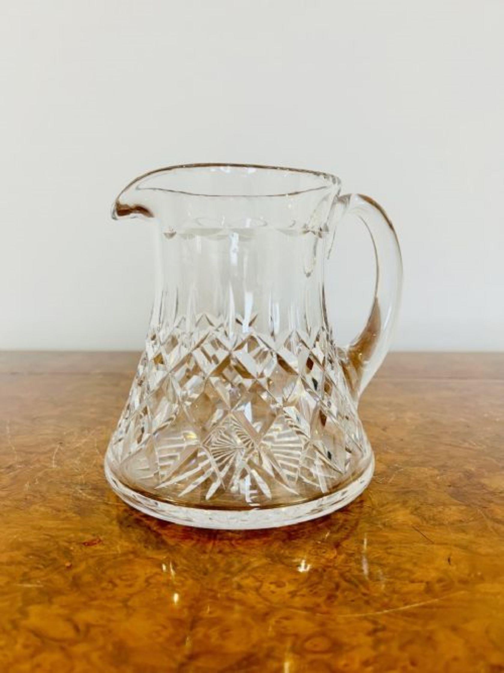 Édouardien Pichet à eau en verre taillé de qualité Edwardienne antique  en vente