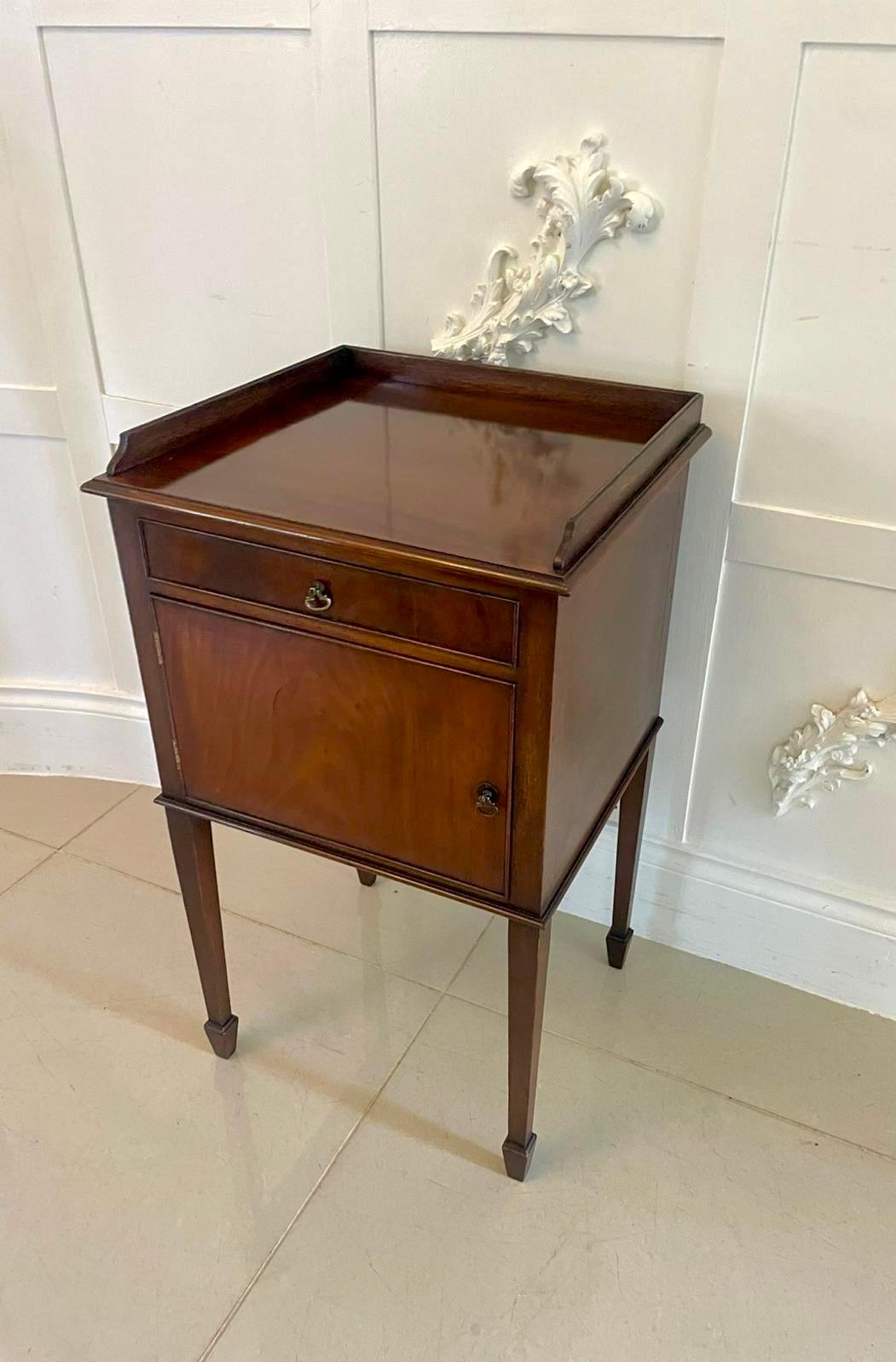 Antique Edwardian Quality Figured Mahogany Bedside Cabinet  For Sale 1