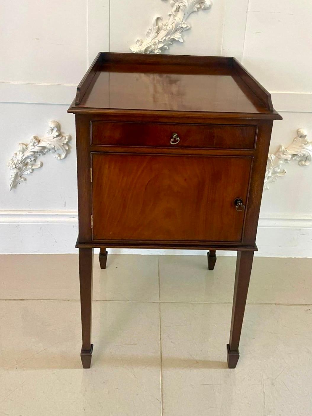 Antique Edwardian Quality Figured Mahogany Bedside Cabinet  For Sale 3