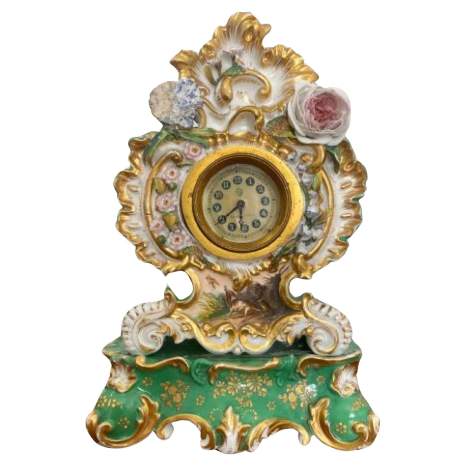 Ancienne horloge de manteau en porcelaine peinte à la main de qualité édouardienne