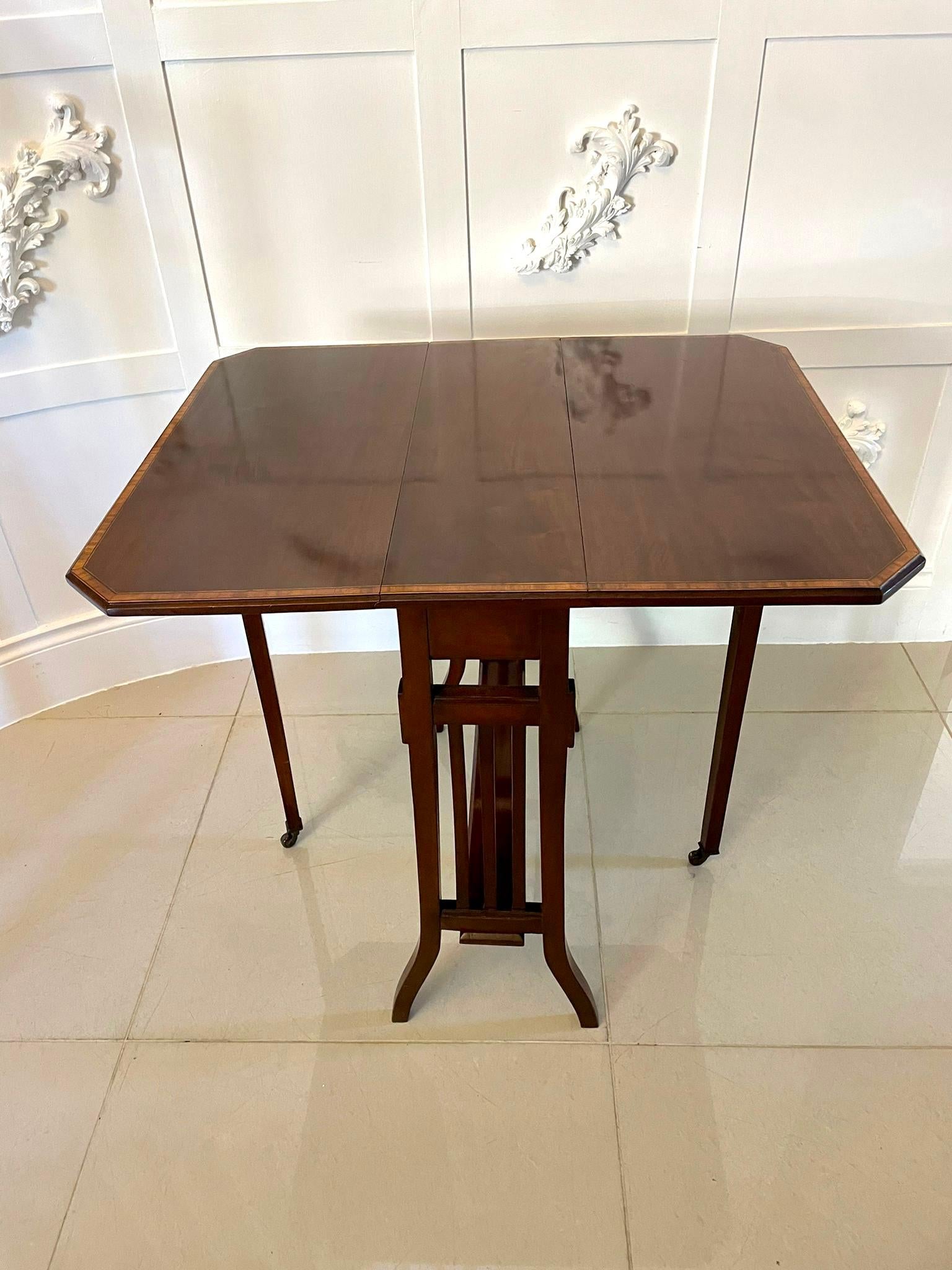 Antiker antiker Sutherland-Tisch aus Mahagoni mit Intarsien in edwardianischer Qualität (Edwardian) im Angebot
