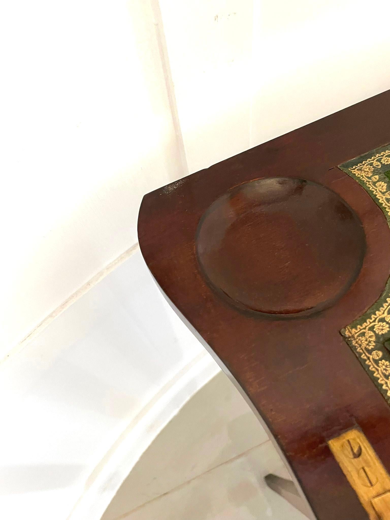 Table à cartes/de chevet ancienne en acajou peint à la main, de qualité édouardienne  en vente 2
