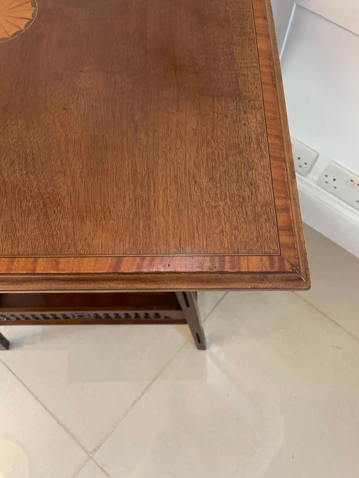 Antiker Mahagoni-Mitteltisch mit Intarsien in edwardianischer Qualität  im Zustand „Gut“ im Angebot in Suffolk, GB