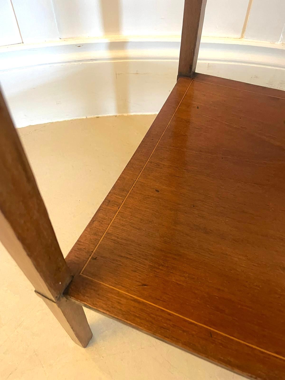 Anglais Table de lampe ancienne en acajou incrusté de qualité édouardienne en vente