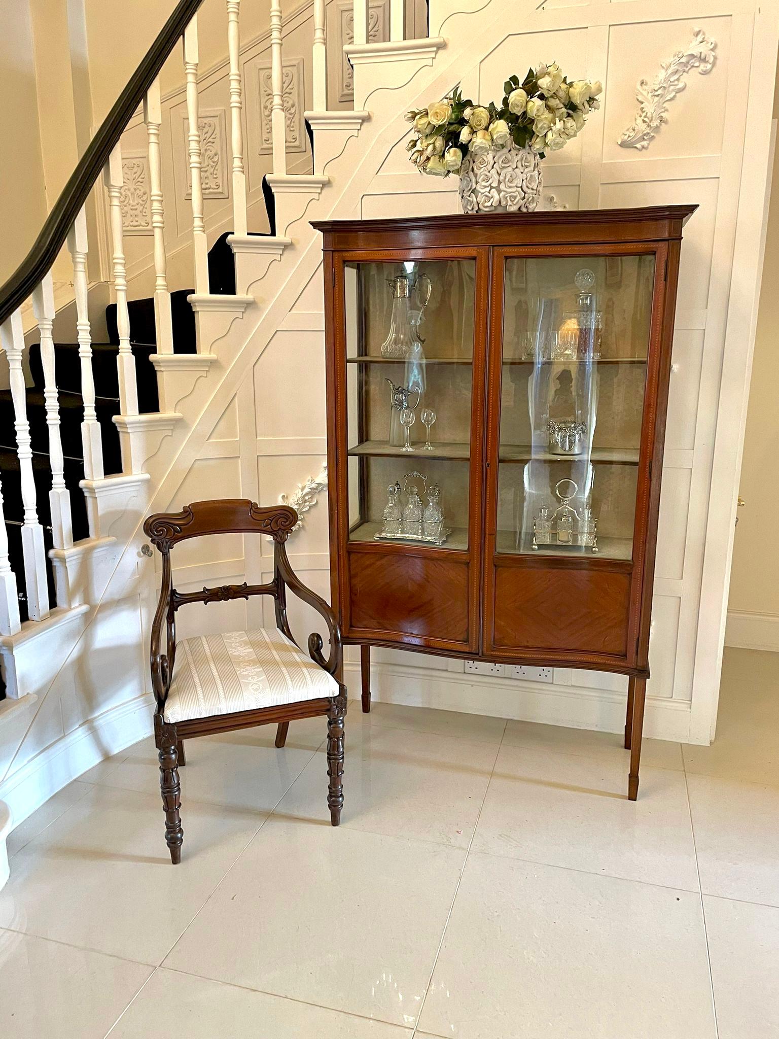 Antique Edwardian Quality Mahogany Inlaid Serpentine Front Display Cabinet In Good Condition In Suffolk, GB