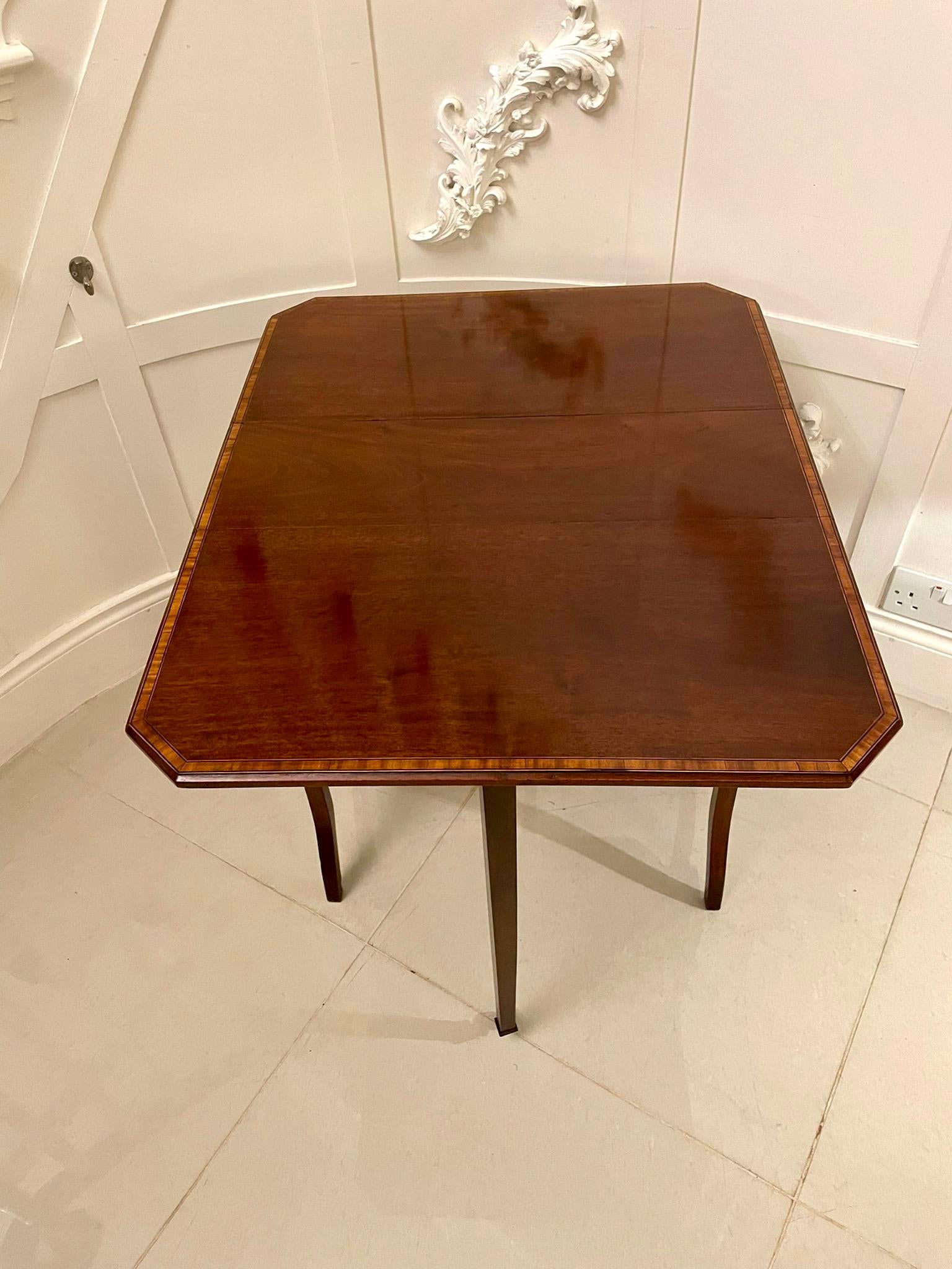 Antique Edwardian Quality Mahogany Inlaid Sutherland Table In Good Condition For Sale In Suffolk, GB