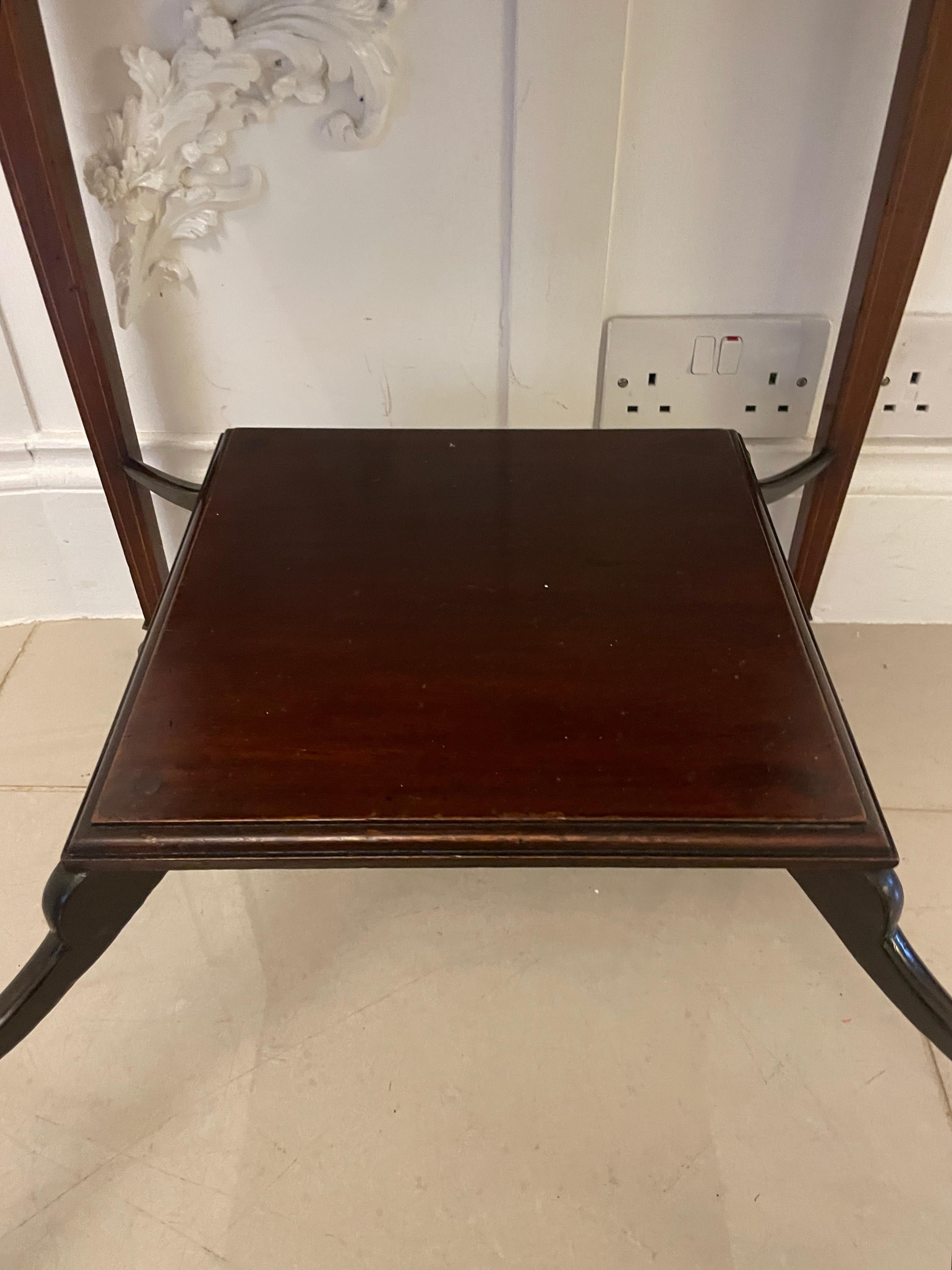 Table de présentation/table d'appoint ancienne de qualité édouardienne en acajou marqueté Bon état - En vente à Suffolk, GB