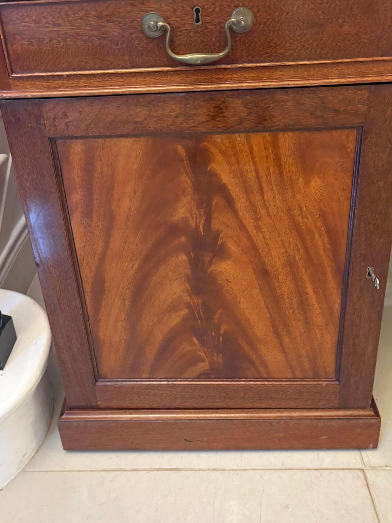 Inglese Antico scrittoio in mogano di qualità edoardiana in vendita