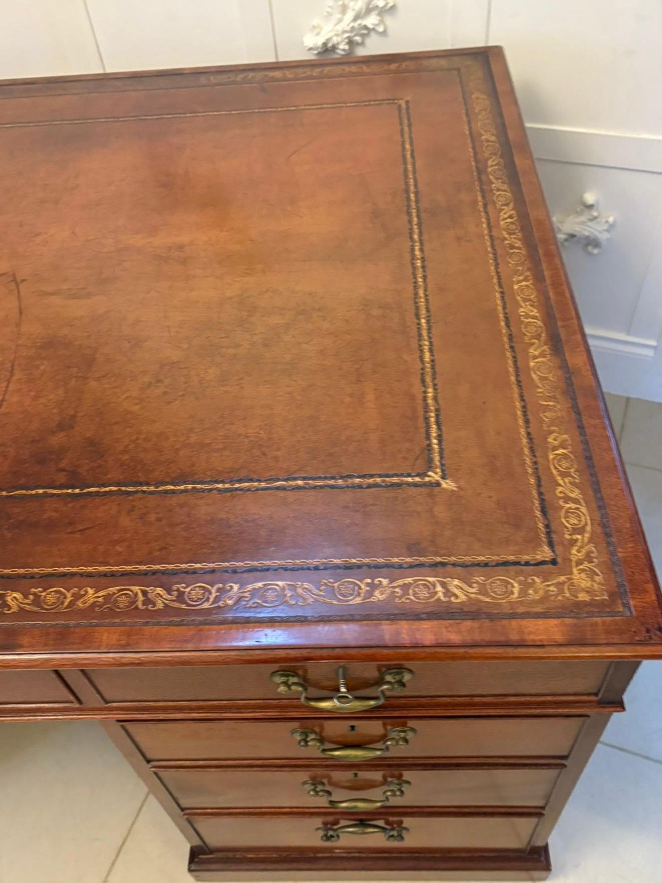 Mogano Antico scrittoio in mogano di qualità edoardiana in vendita