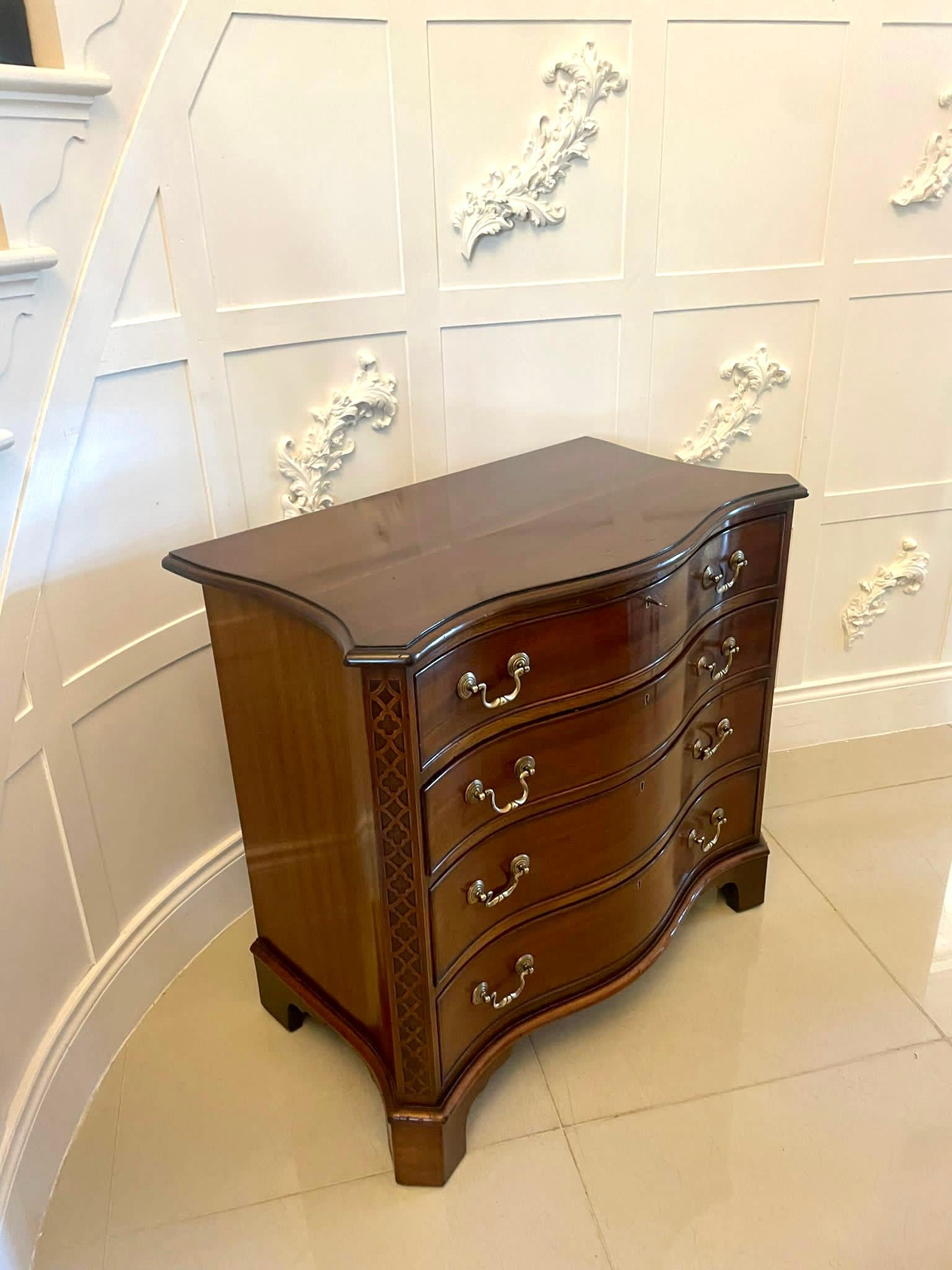 Antique Edwardian Quality Mahogany Serpentine Shaped Chest of 4 Drawers  For Sale 6