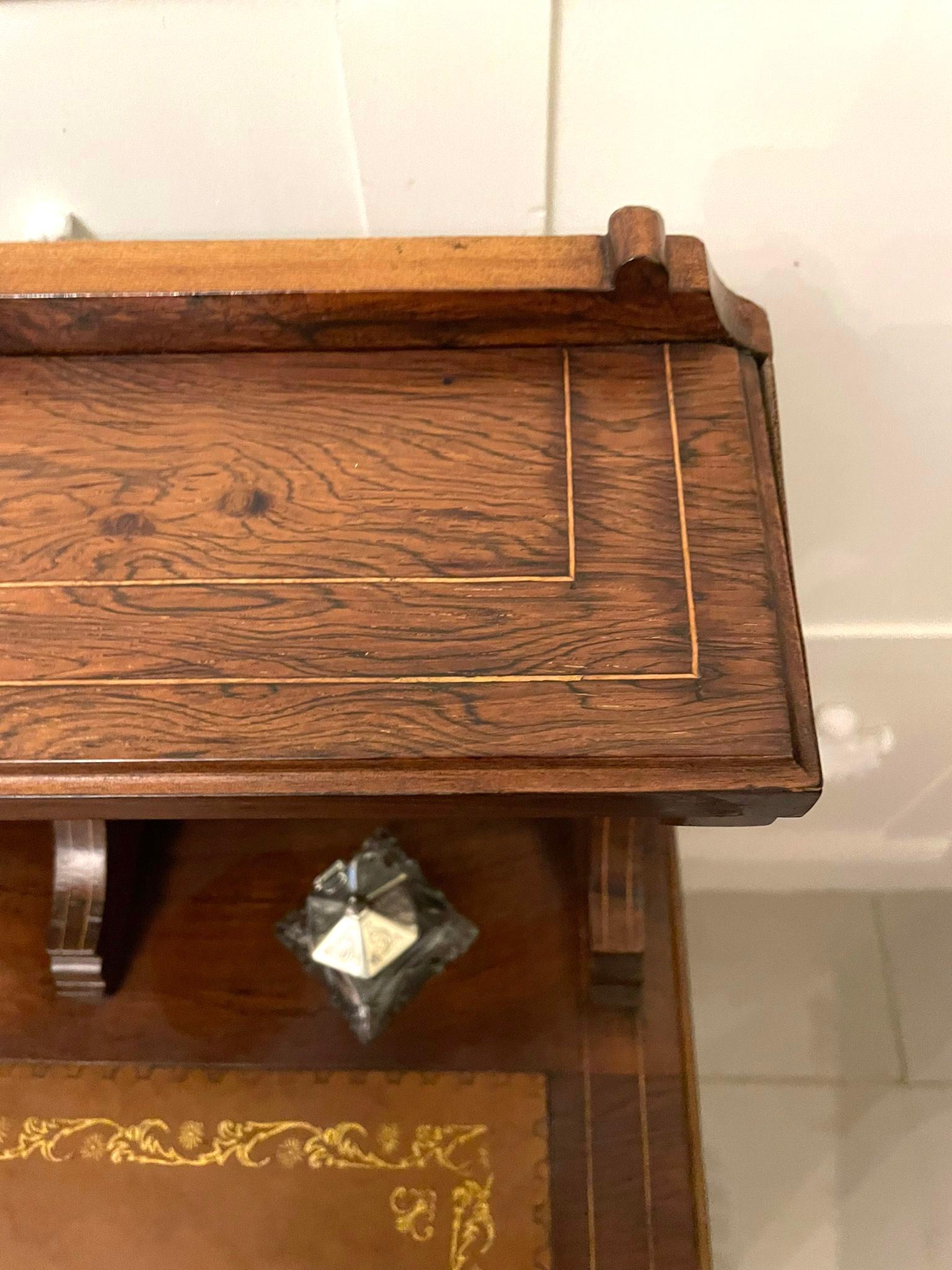 Antiker Schreibtisch aus Palisanderholz mit Intarsien in edwardianischer Qualität im Angebot 3