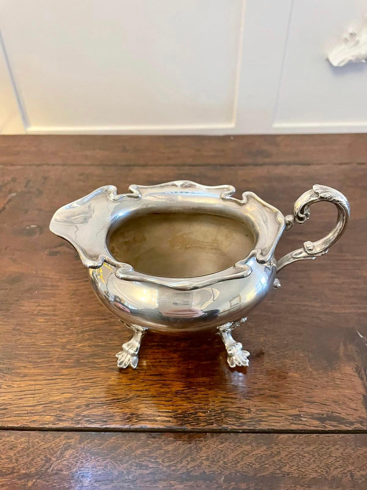 Service à thé 4 pièces antique en métal argenté de qualité édouardienne en vente 8