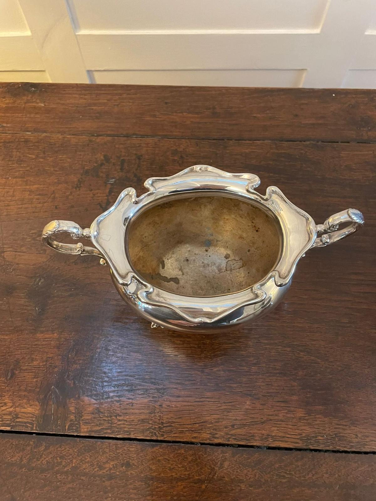 Service à thé 4 pièces antique en métal argenté de qualité édouardienne en vente 1