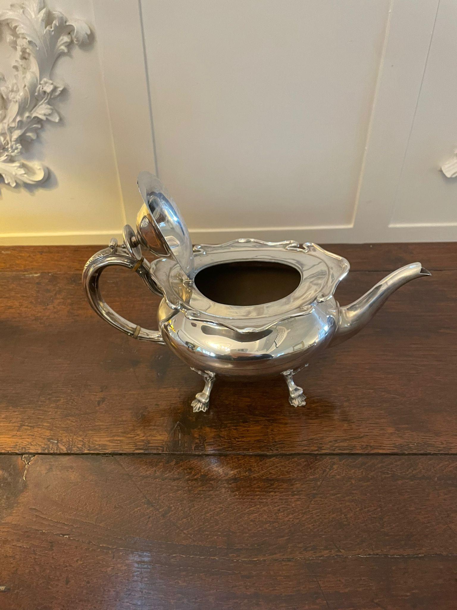 Service à thé 4 pièces antique en métal argenté de qualité édouardienne en vente 2