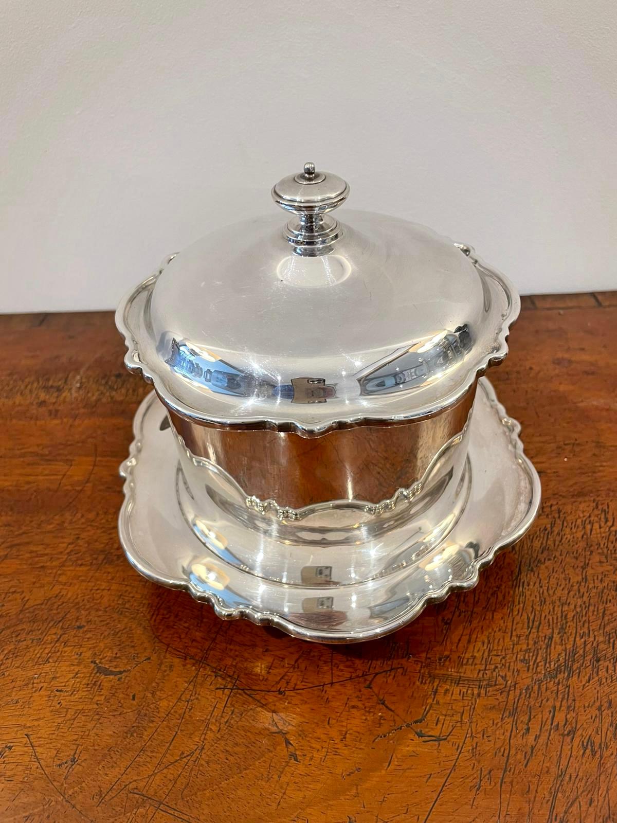 Antique Edwardian Quality Silver Plated Biscuit Barrel  In Good Condition For Sale In Suffolk, GB