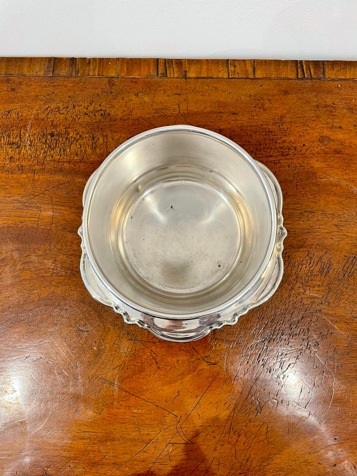 Antique Edwardian Quality Silver Plated Biscuit Barrel  For Sale 2