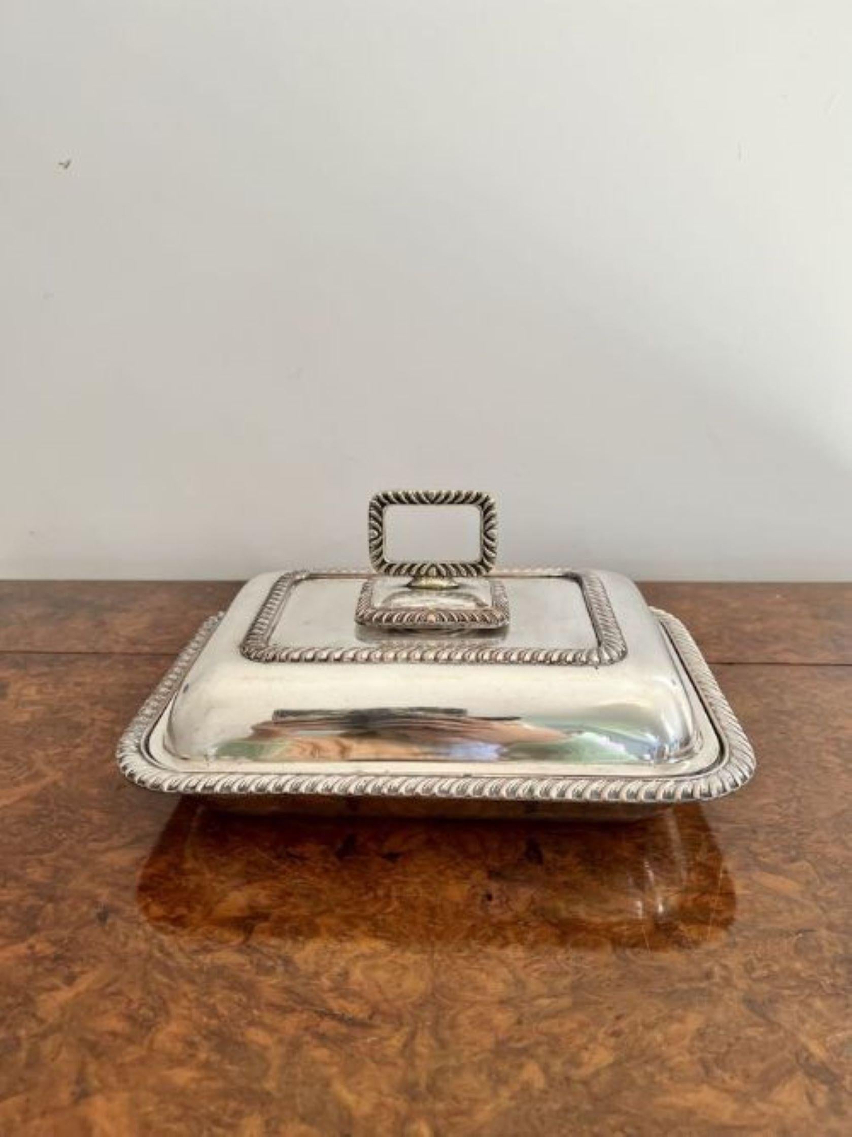 Antique Edwardian quality silver plated rectangle entrée dish In Good Condition For Sale In Ipswich, GB