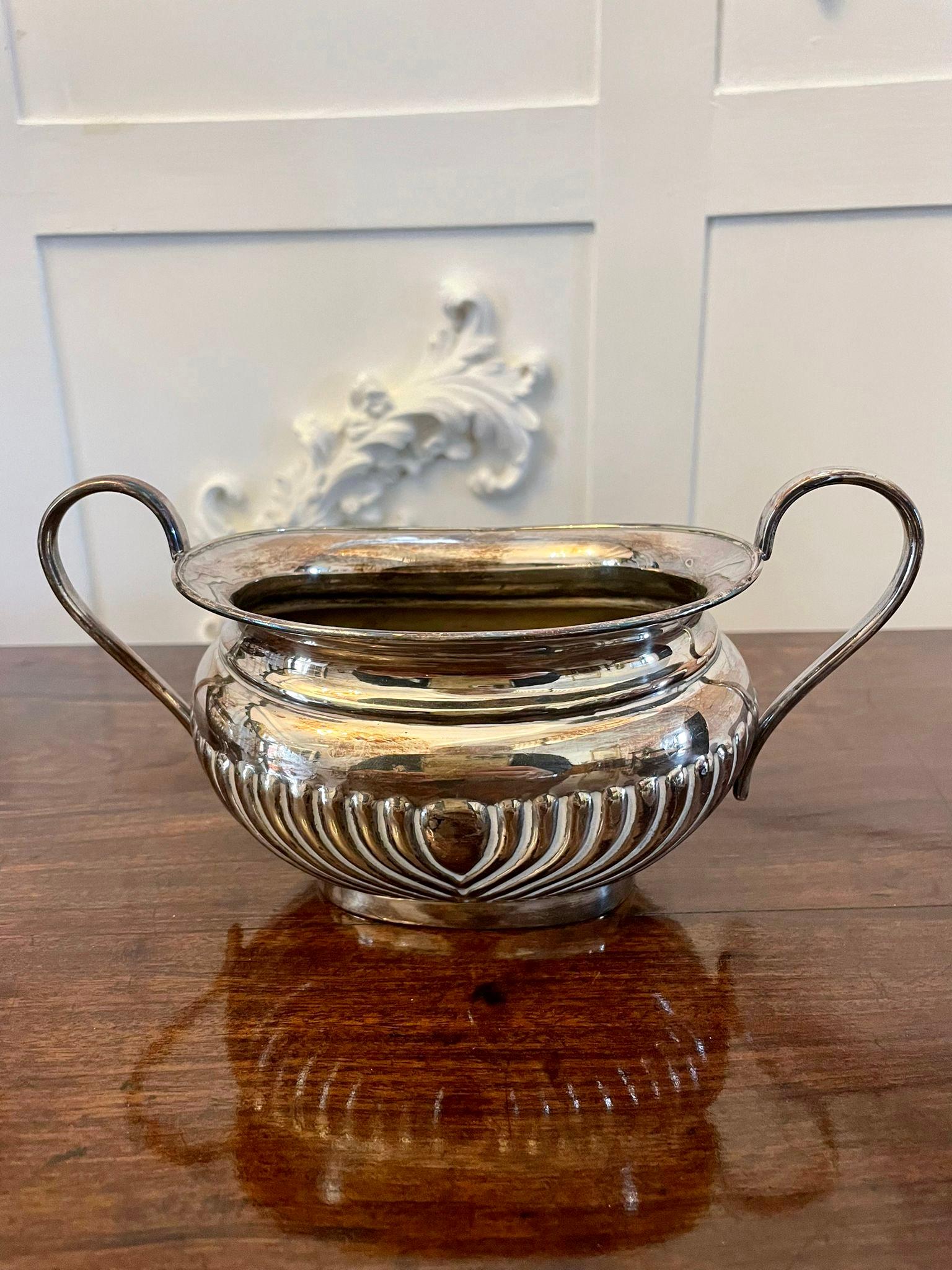 Antique Edwardian quality silver plated tea set consisting of a quality silver plated teapot, sugar bowl and milk jug. In lovely original condition 

Measures: Tea Pot H 16 x W 28.5 x D 13cm 
Milk jug H 9.5 x W 15 x D 7cm 
Sugar bowl H 8.5 x W