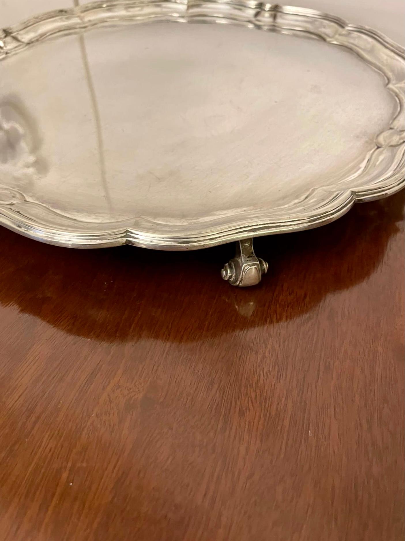 Antique Edwardian quality silver plated tray having a quality shaped double moulded edge standing on scroll feet.

Measures: H 3cm 
W 30.5cm 
D 30.5cm 
Date 1900.
 