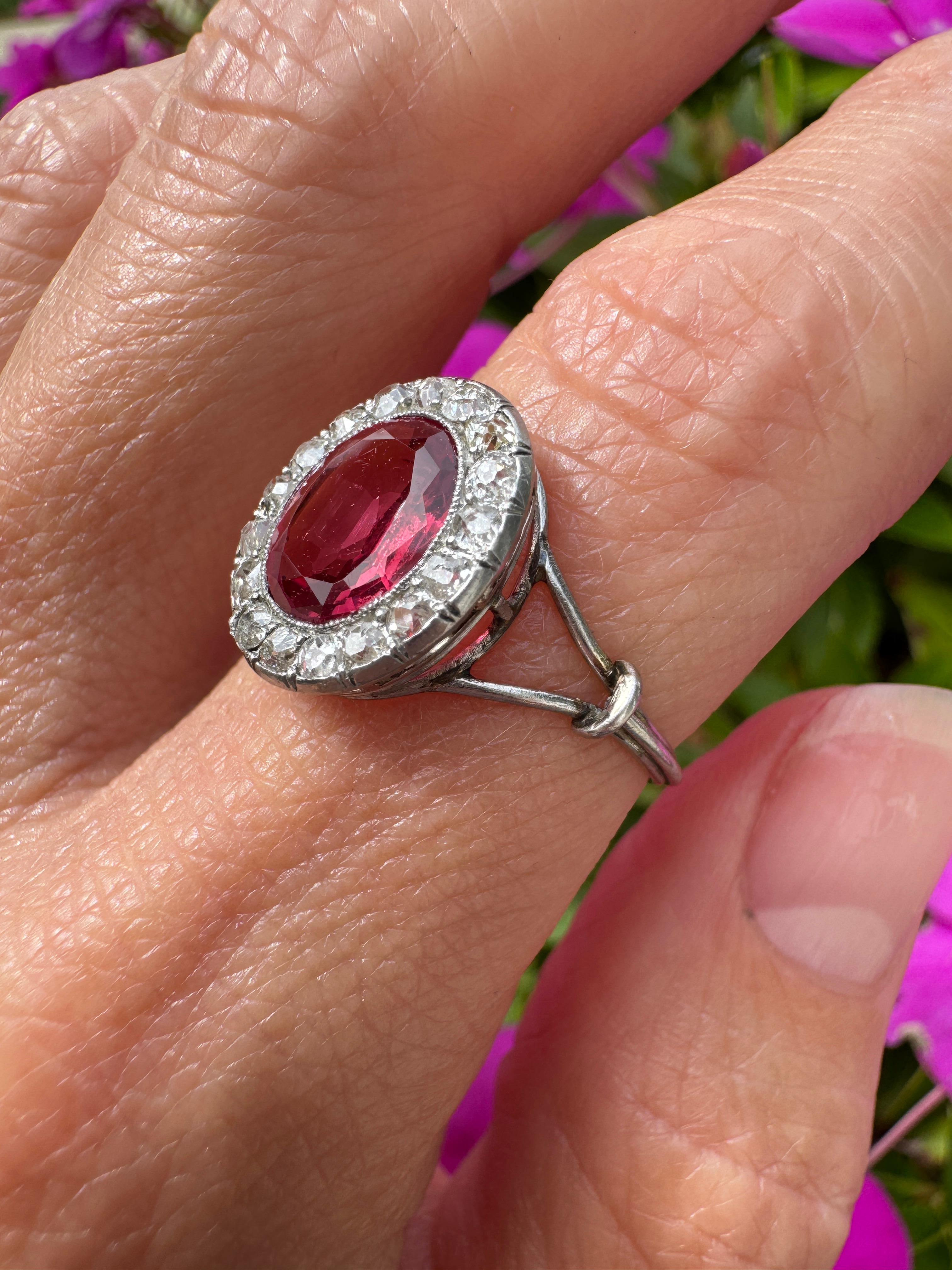 Edoardiano Anello antico edoardiano con spinello rosso e diamante a raggiera in vendita