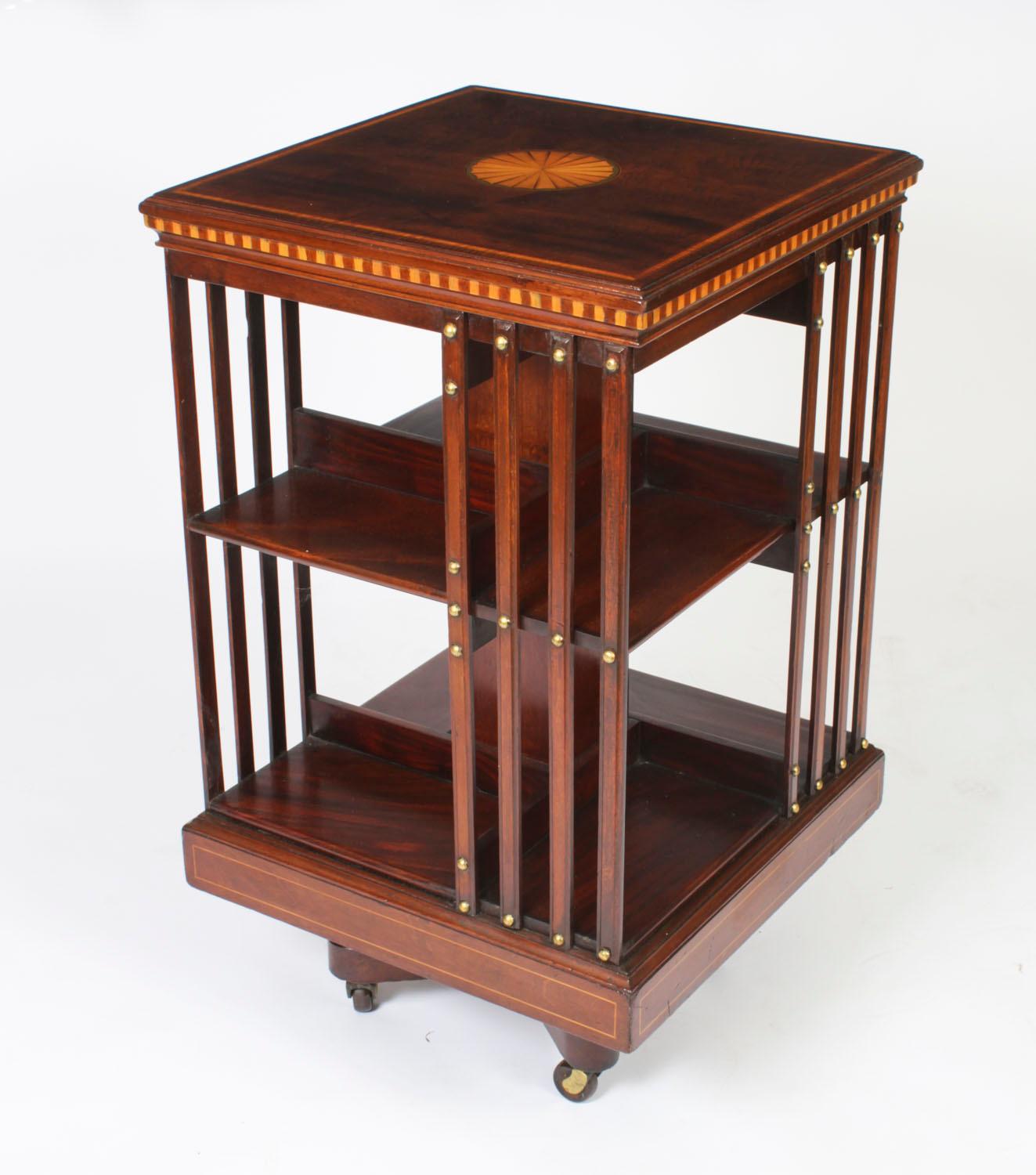 Antigua librería giratoria eduardiana de caoba flameada c.1900 en venta 5