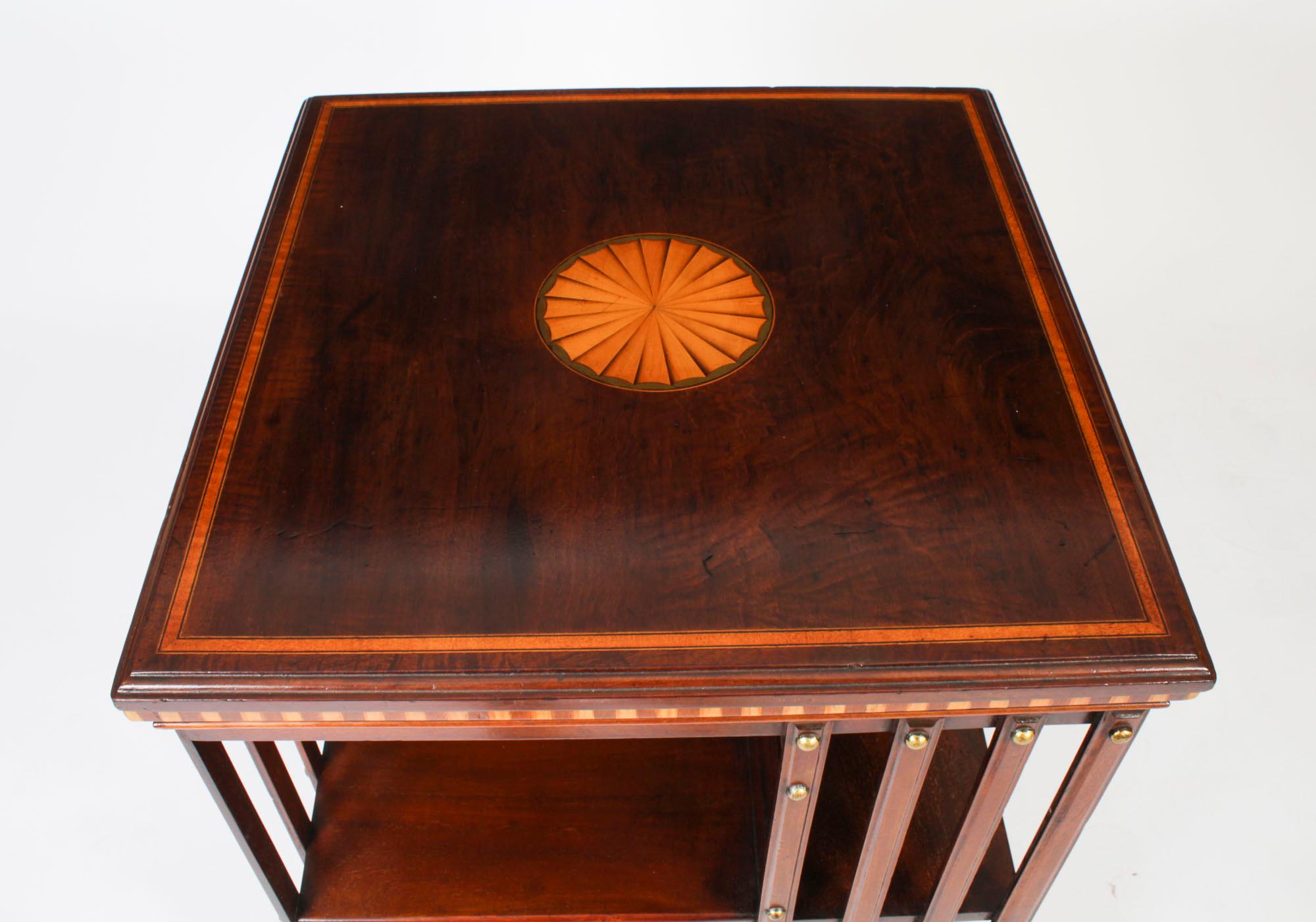 Antigua librería giratoria eduardiana de caoba flameada c.1900 Inglés en venta