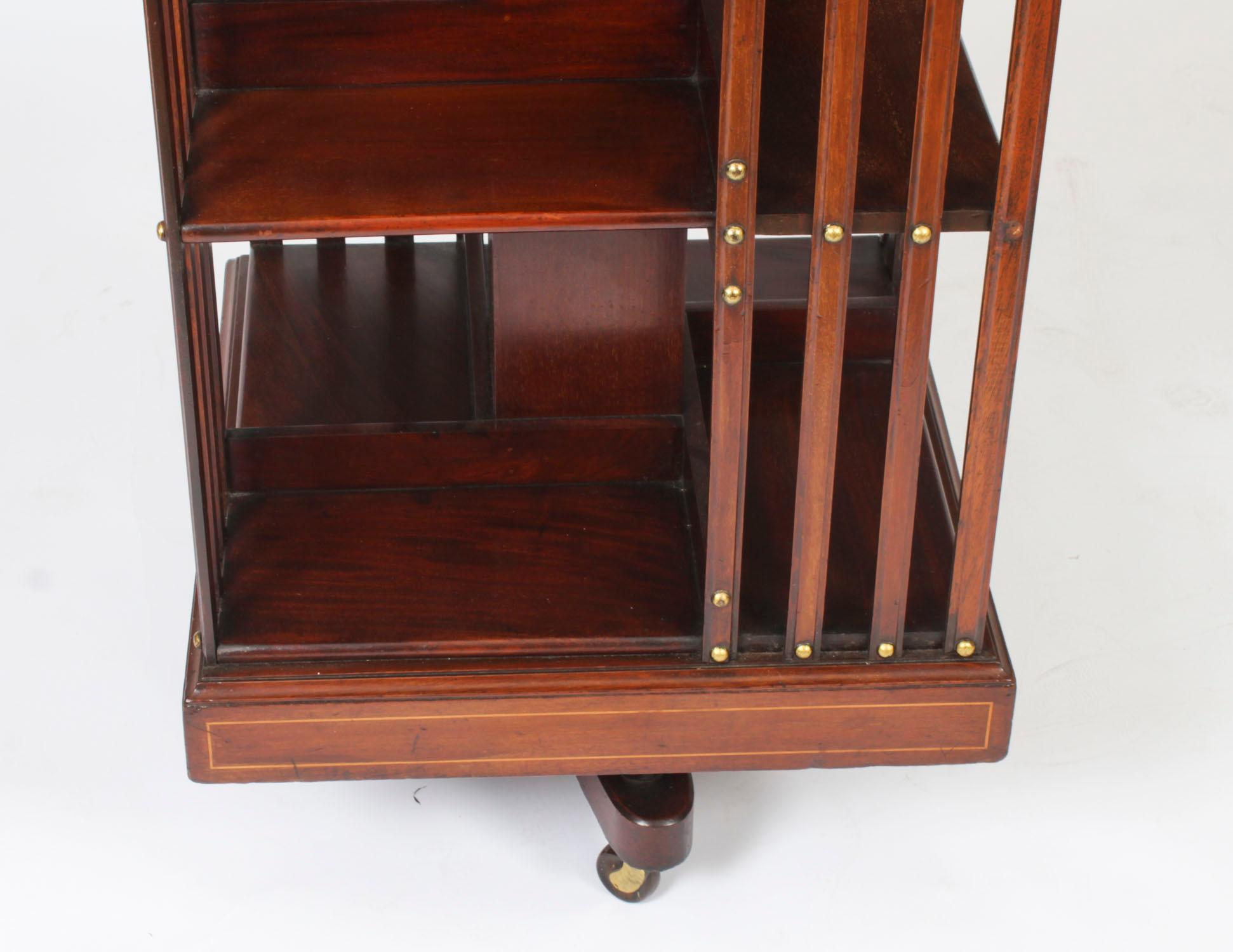 Antigua librería giratoria eduardiana de caoba flameada c.1900 en venta 1