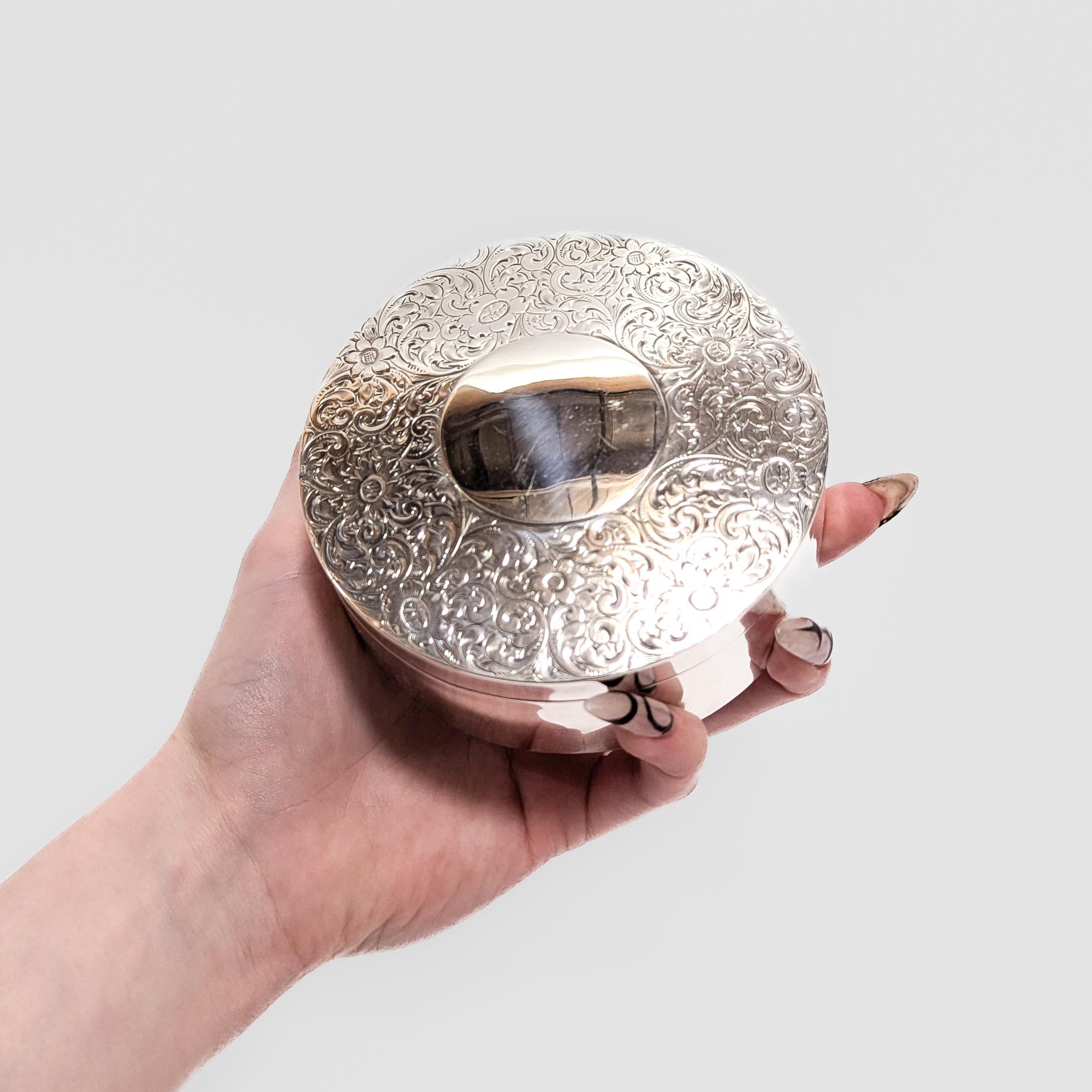 A fine signed antique American silver box.

By Shreve, Crump, & Low.

In sterling silver. 

The lid engraved with floral devices and rocaille swags.

Marked to the base.

Simply a wonderful silver box!

Date: 
Early 20th Century

Overall