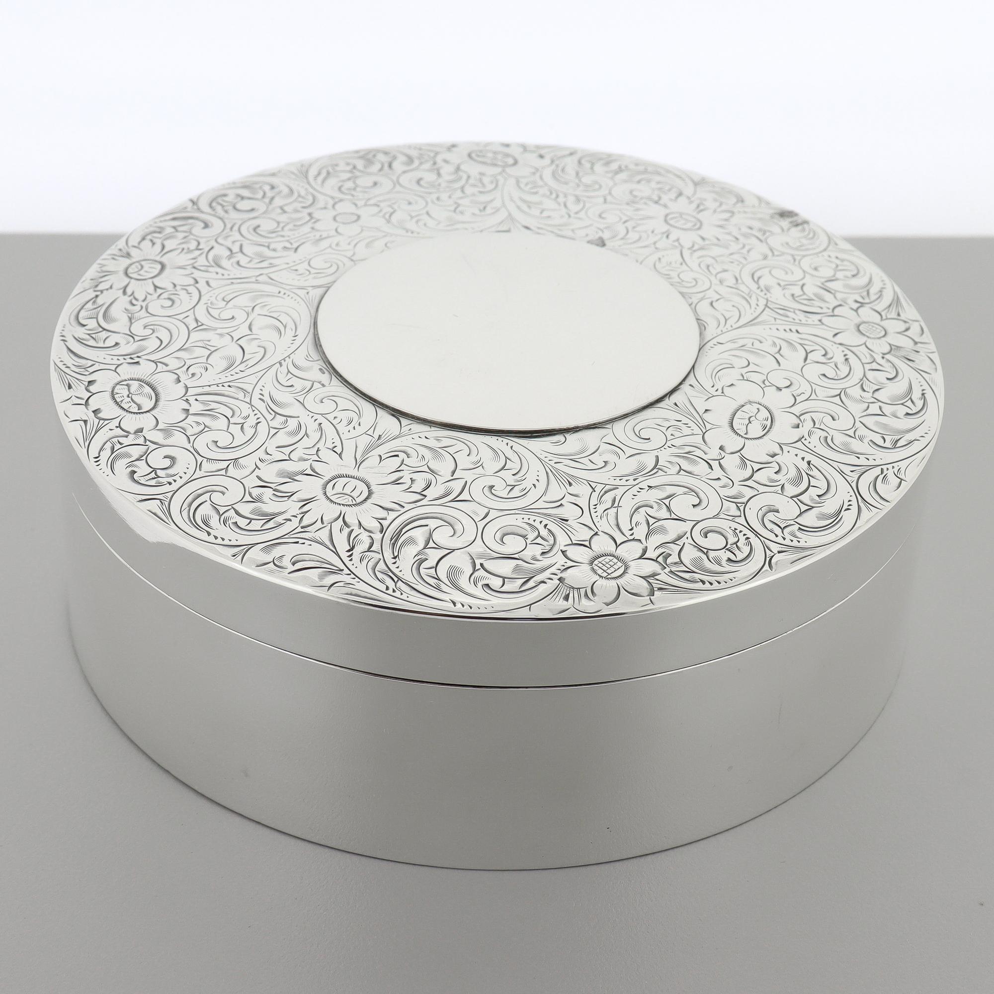 Antique Edwardian Round Sterling Silver Dresser Box by Shreve, Crump, & Low For Sale 2