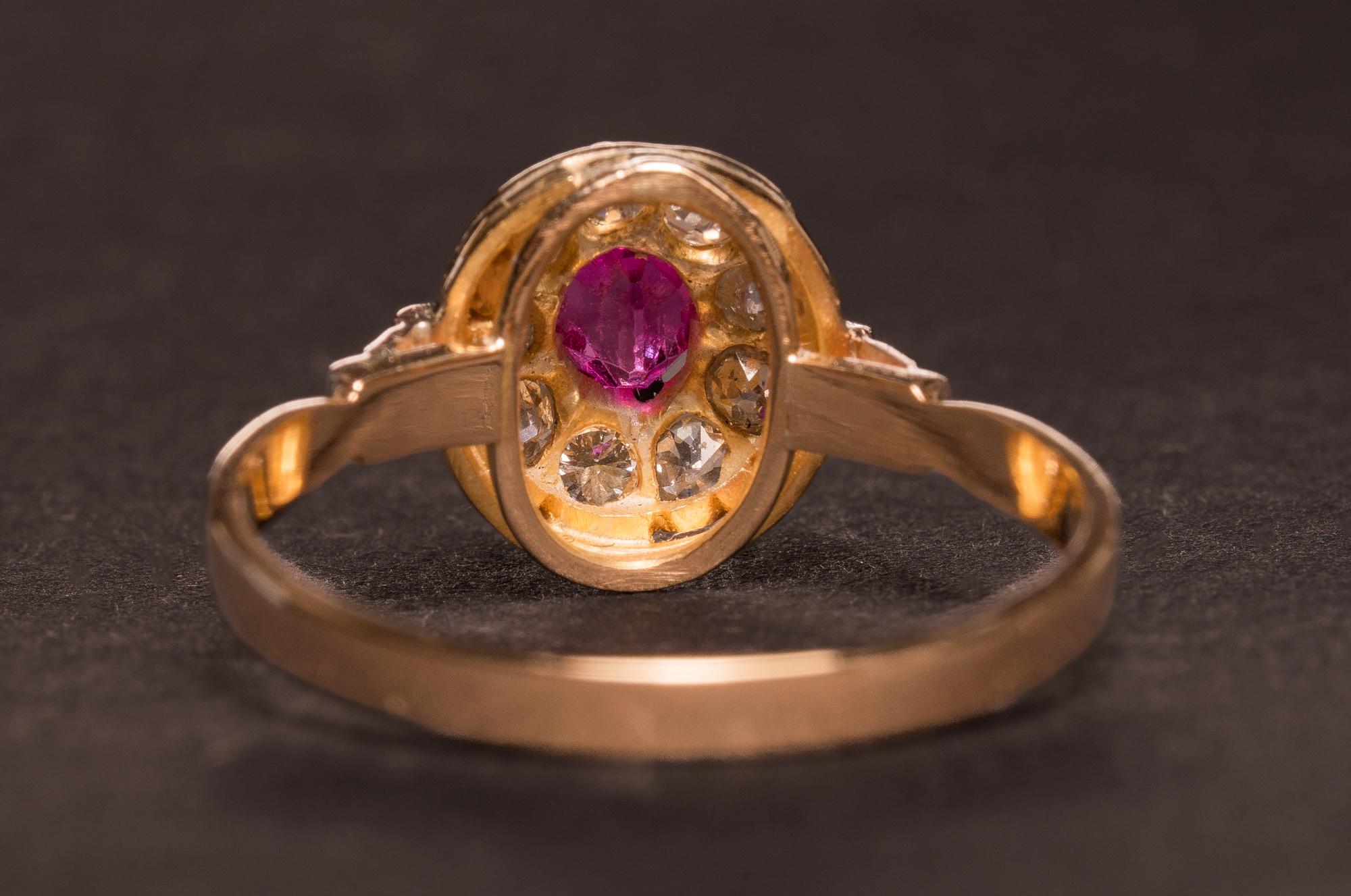 Antique Edwardian Ruby and Diamond Cluster Ring, Antique Ruby Daisy Ring In Good Condition In Rottedam, NL