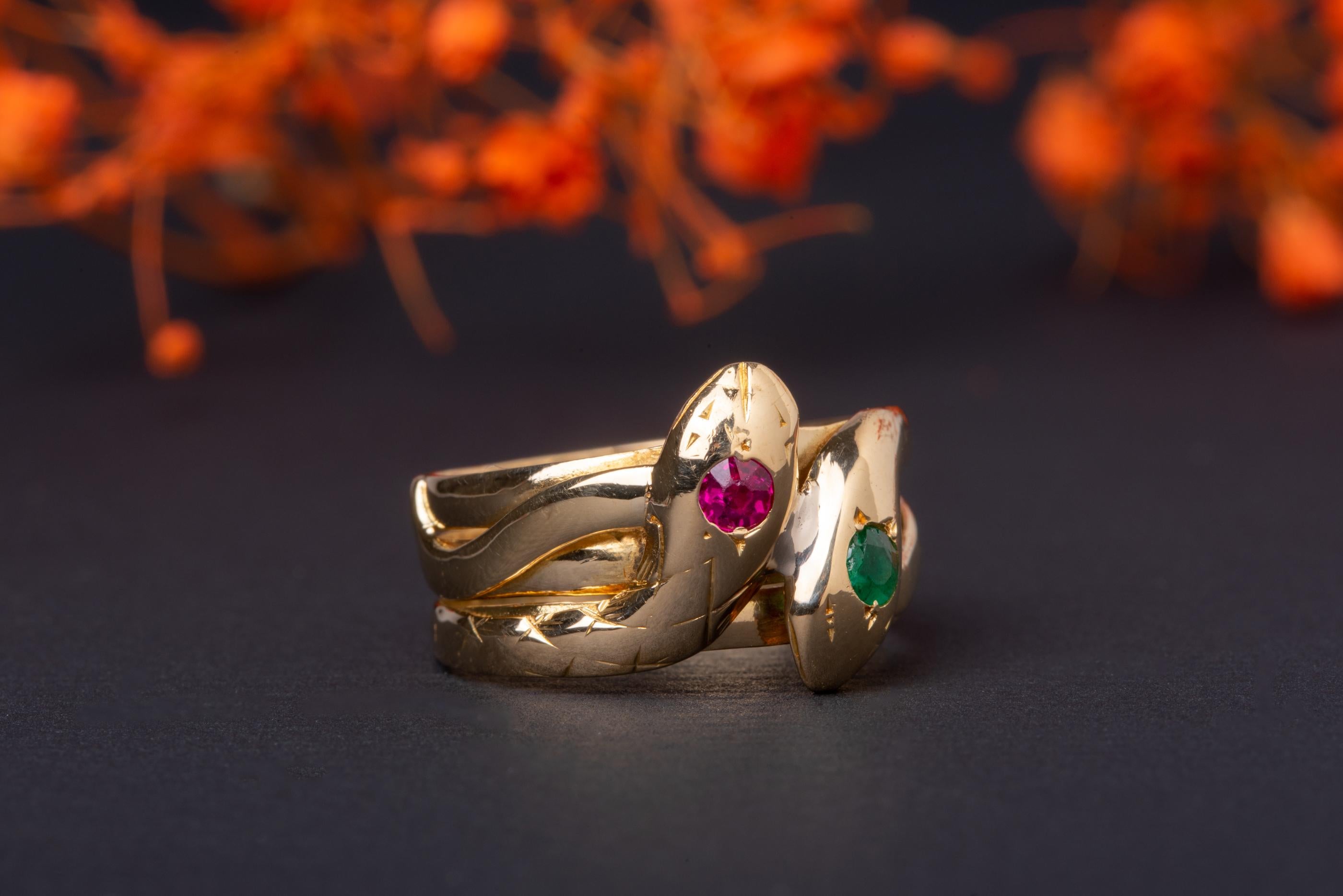 emerald snake ring gold