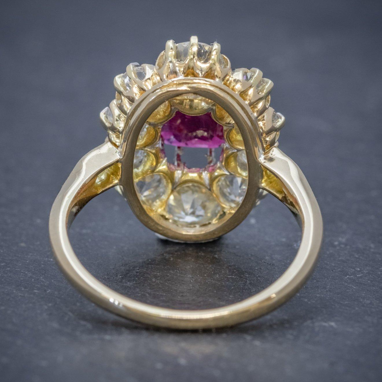 Antiker edwardianischer Rubin-Diamant-Cluster-Ring mit 1,15 Karat Rubin Damen im Angebot