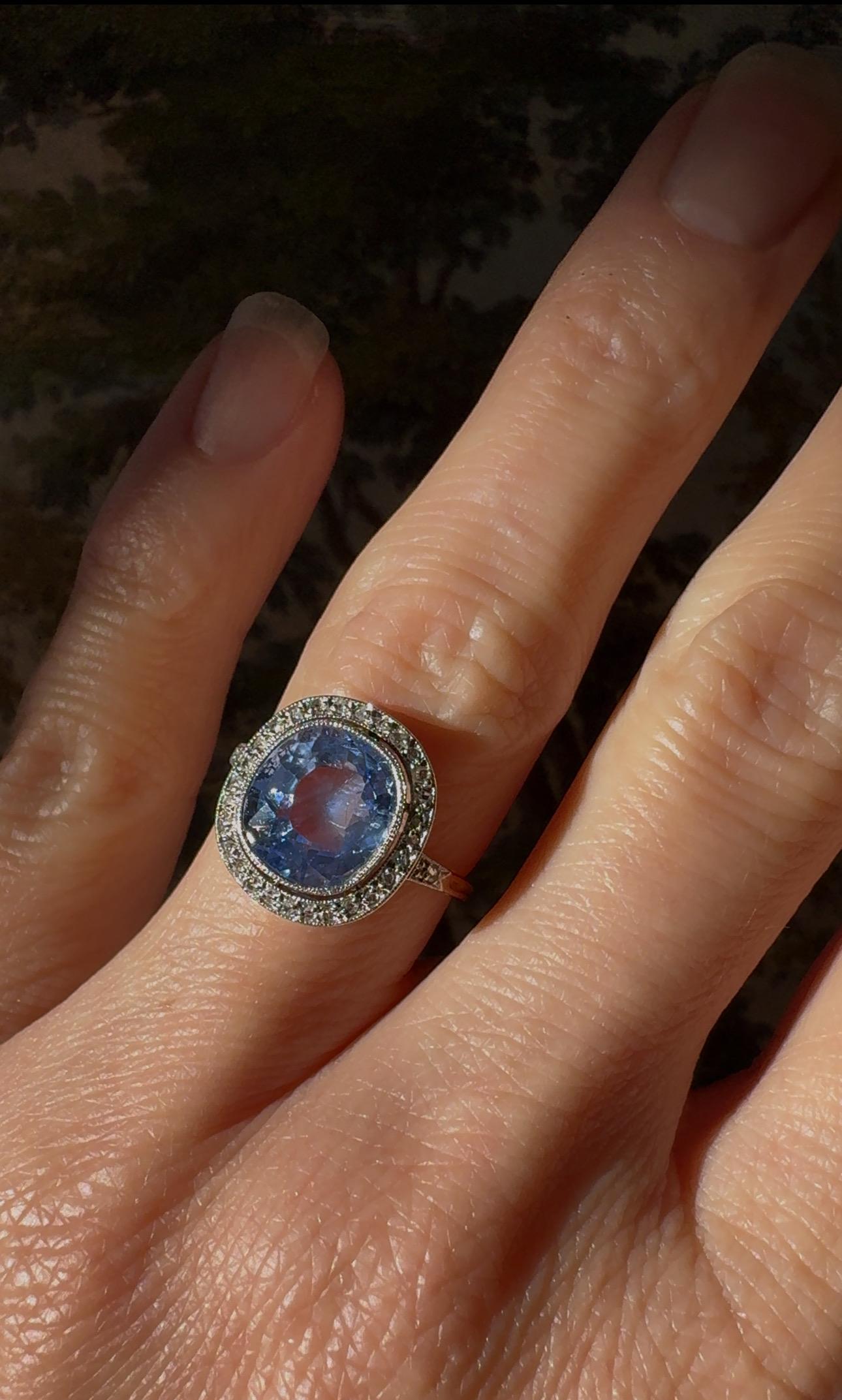Antiker edwardianischer Halo-Ring mit Saphiren und Diamanten im Rosenschliff - Ceylon ohne Hitze - GIA 4