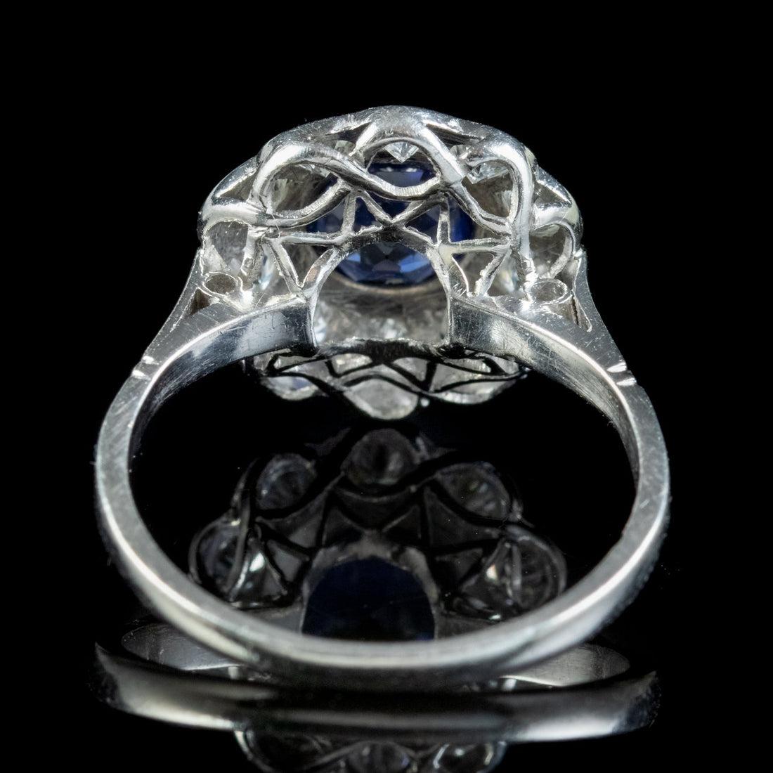 Brilliant Cut Antique Edwardian Sapphire Diamond Cluster Ring in 1.25ct Sapphire, circa 1910 For Sale