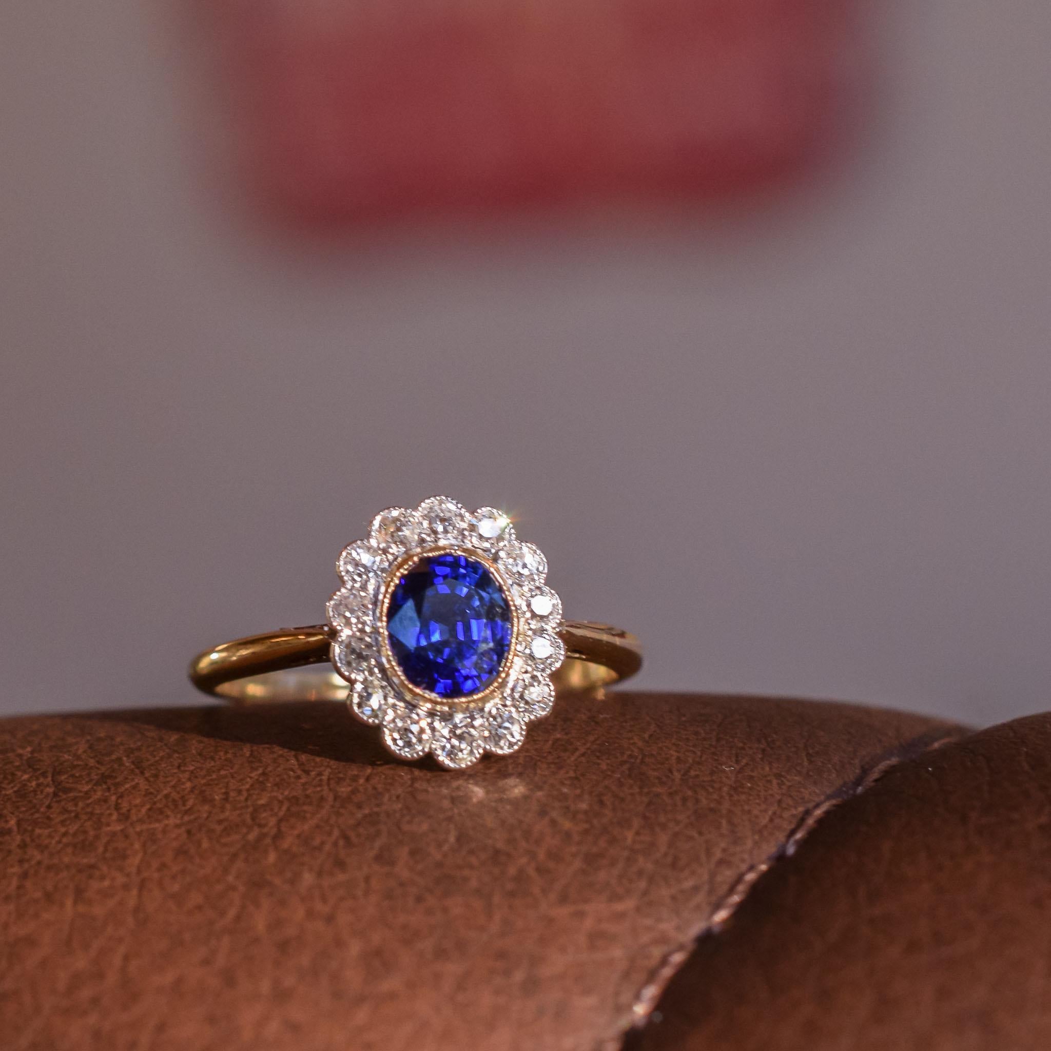Antique Edwardian Sapphire Diamond Daisy Ring In Excellent Condition In Sale, Cheshire